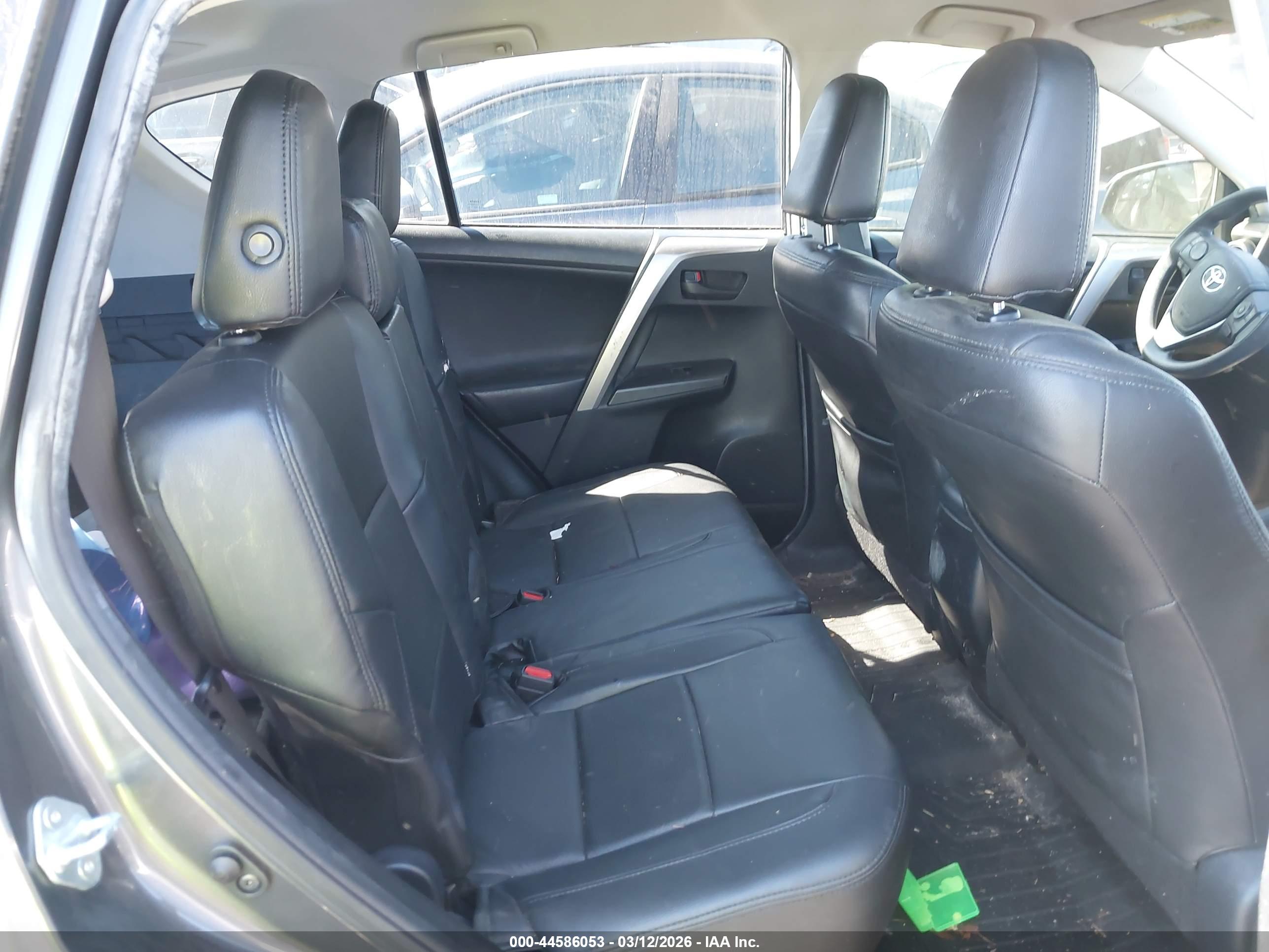 TOYOTA RAV4 image 8