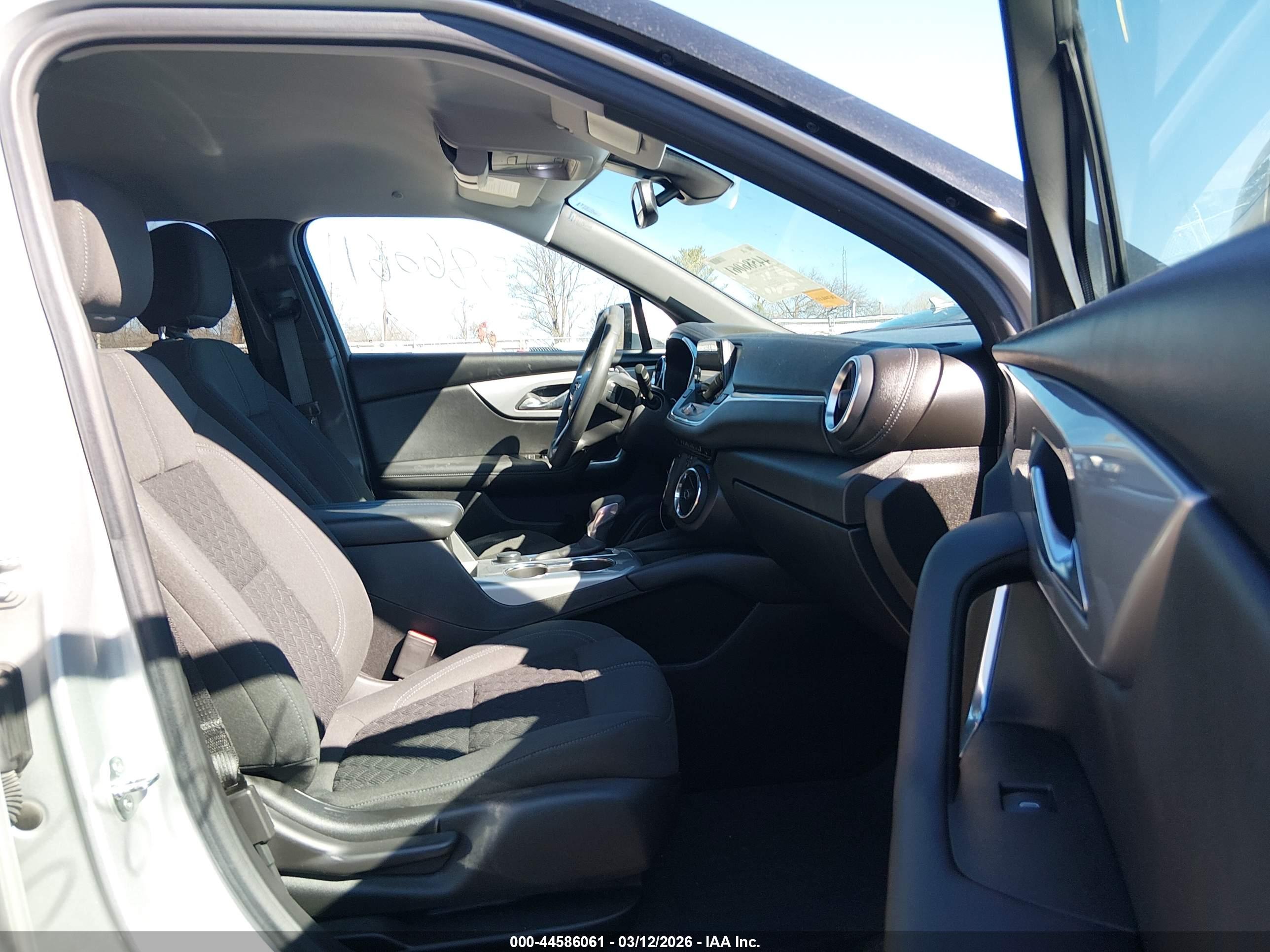 CHEVROLET BLAZER image 5