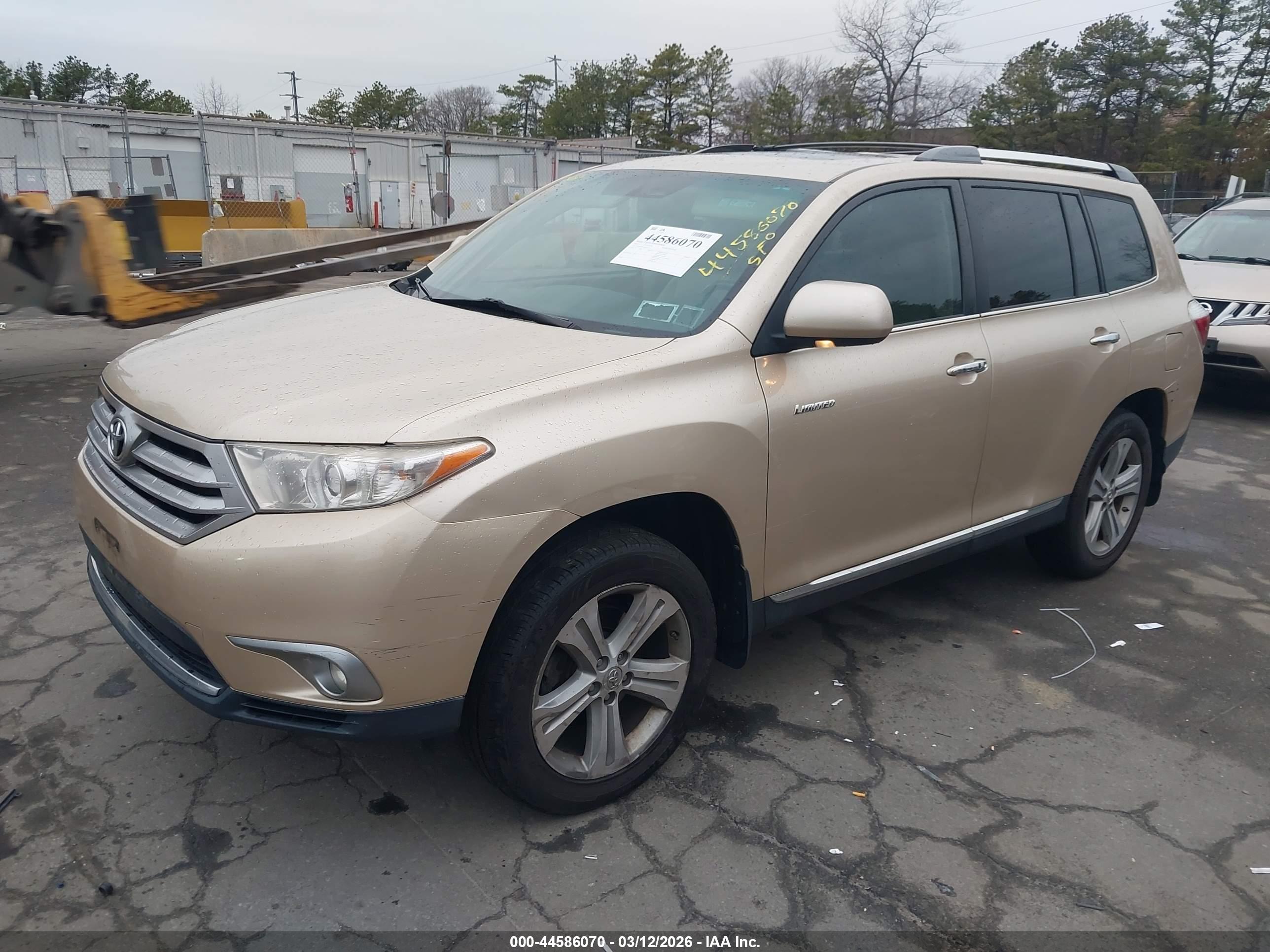 TOYOTA HIGHLANDER image 2