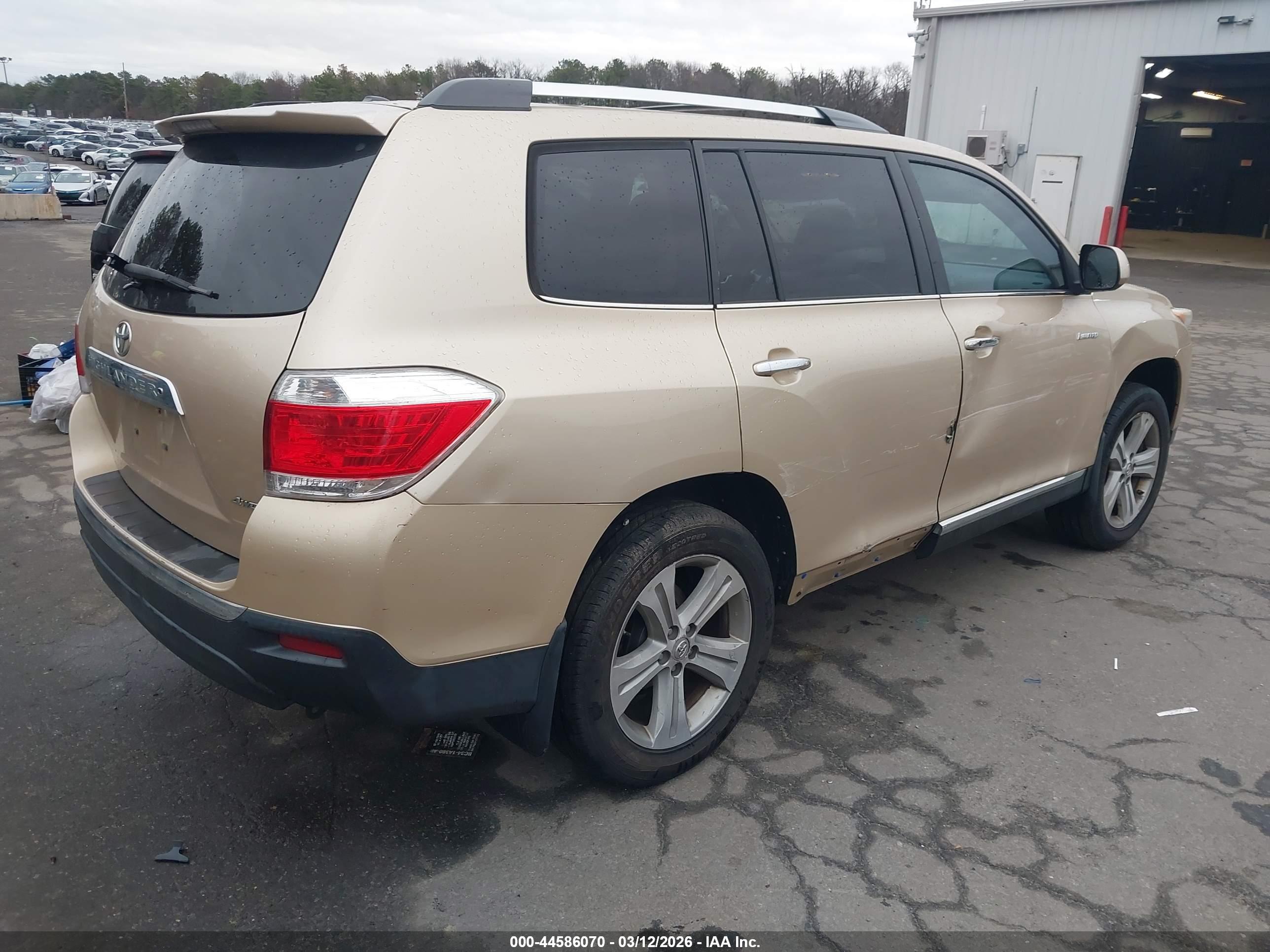TOYOTA HIGHLANDER image 4