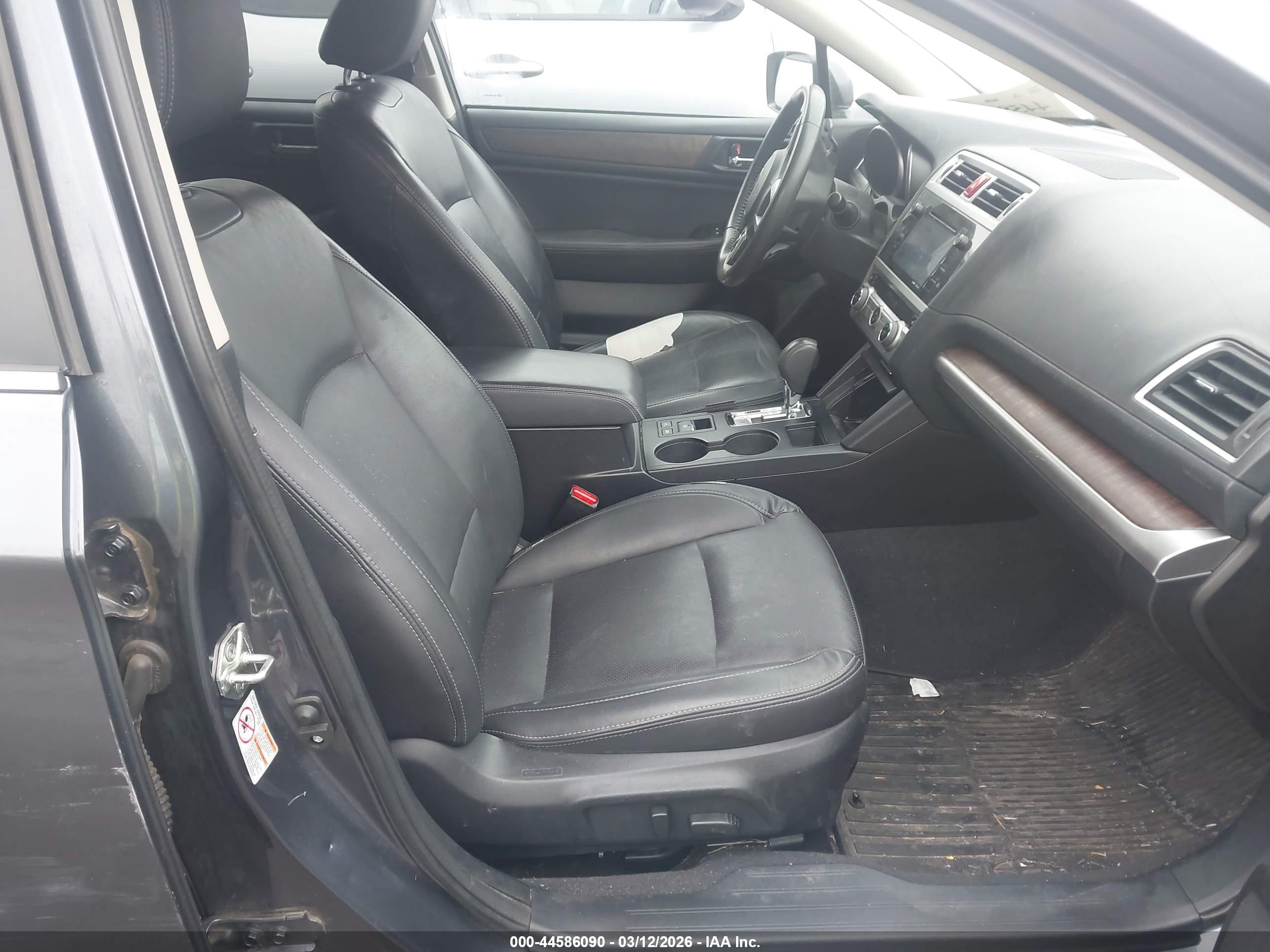 SUBARU OUTBACK image 5