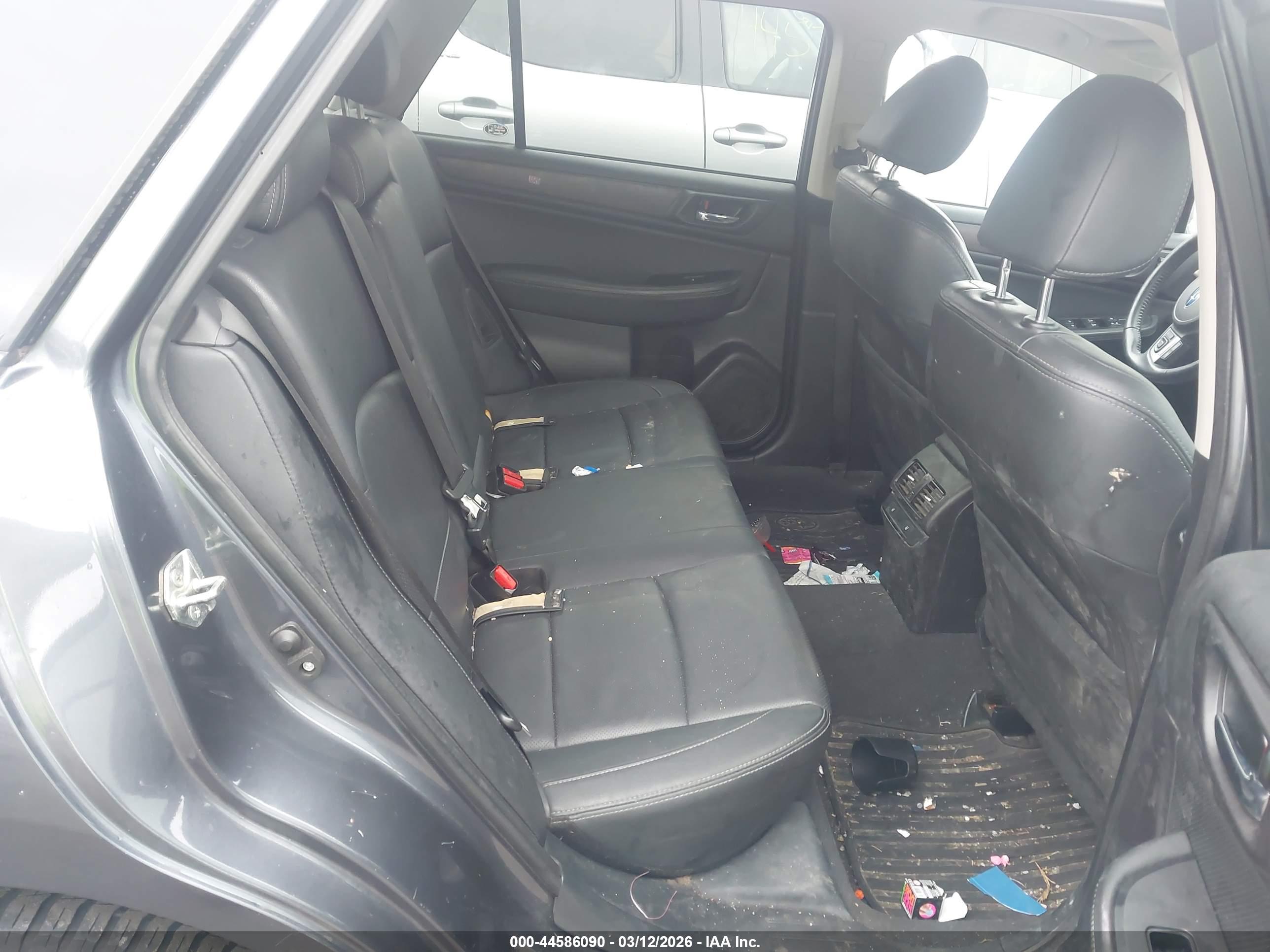 SUBARU OUTBACK image 8