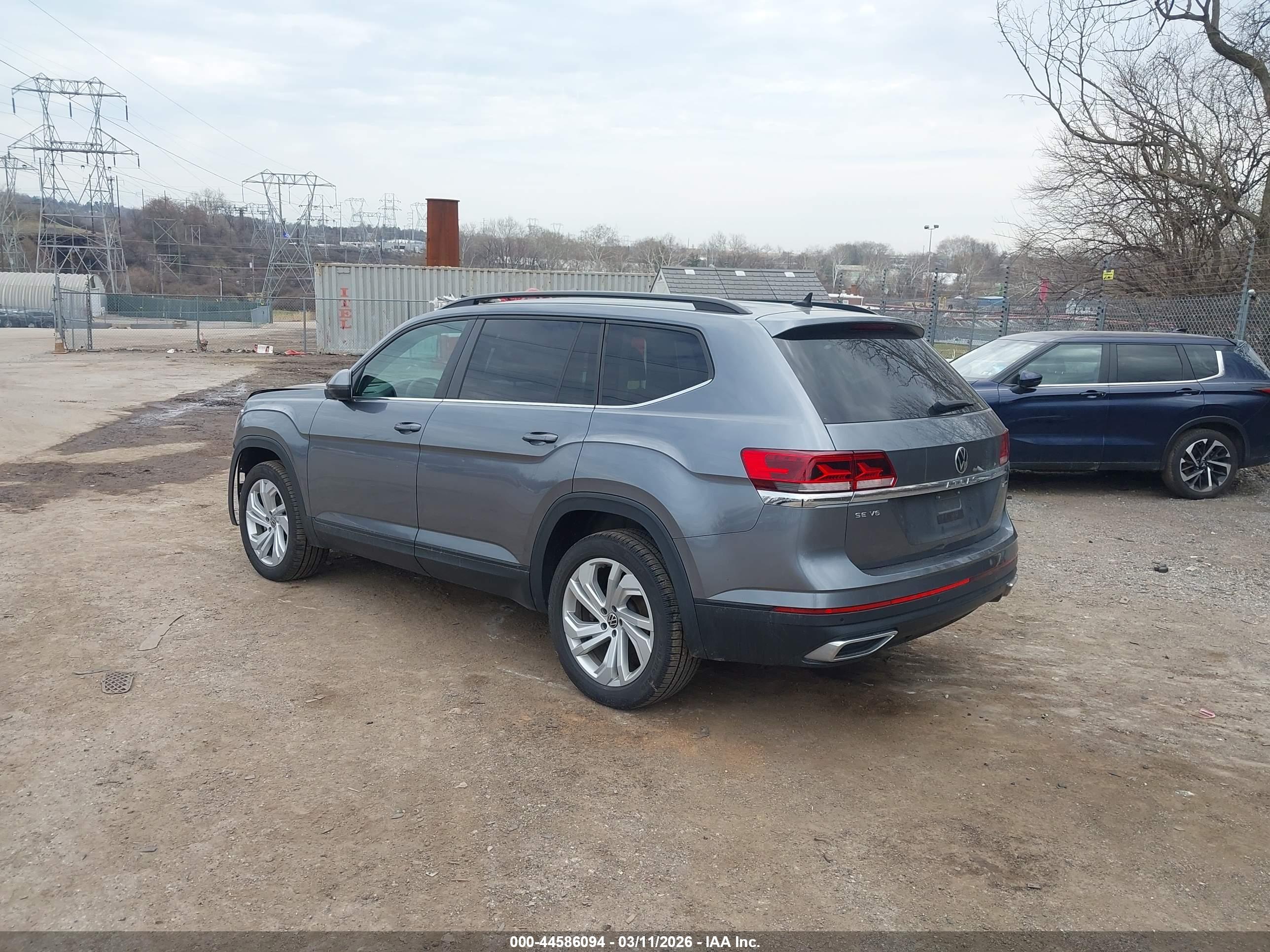 VOLKSWAGEN ATLAS image 3