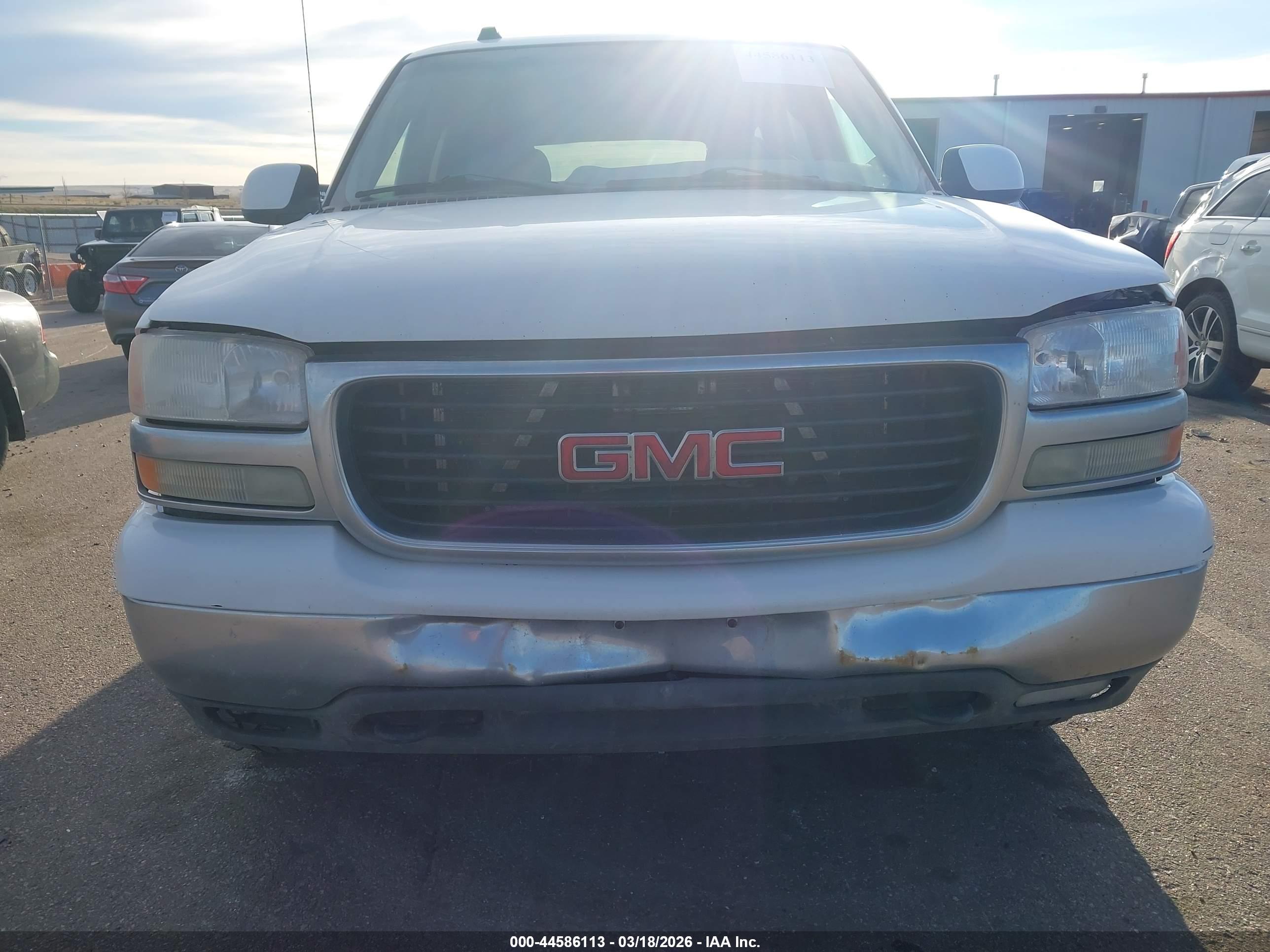 GMC YUKON image 6