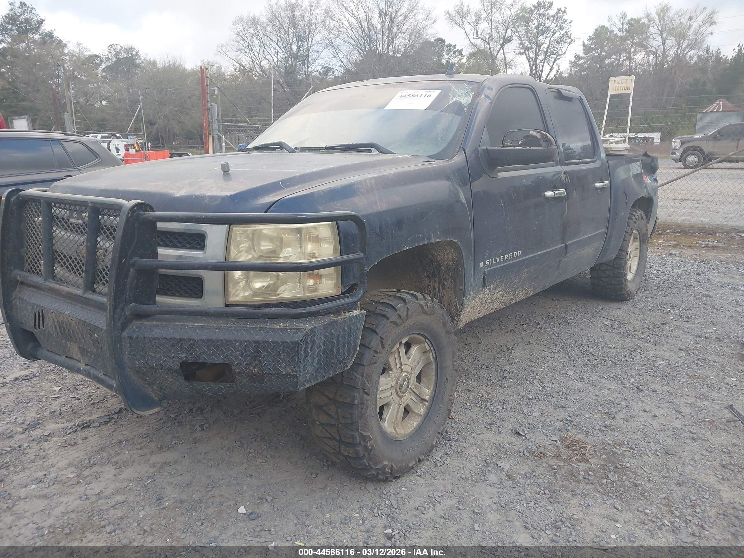 CHEVROLET SILVERADO image 2