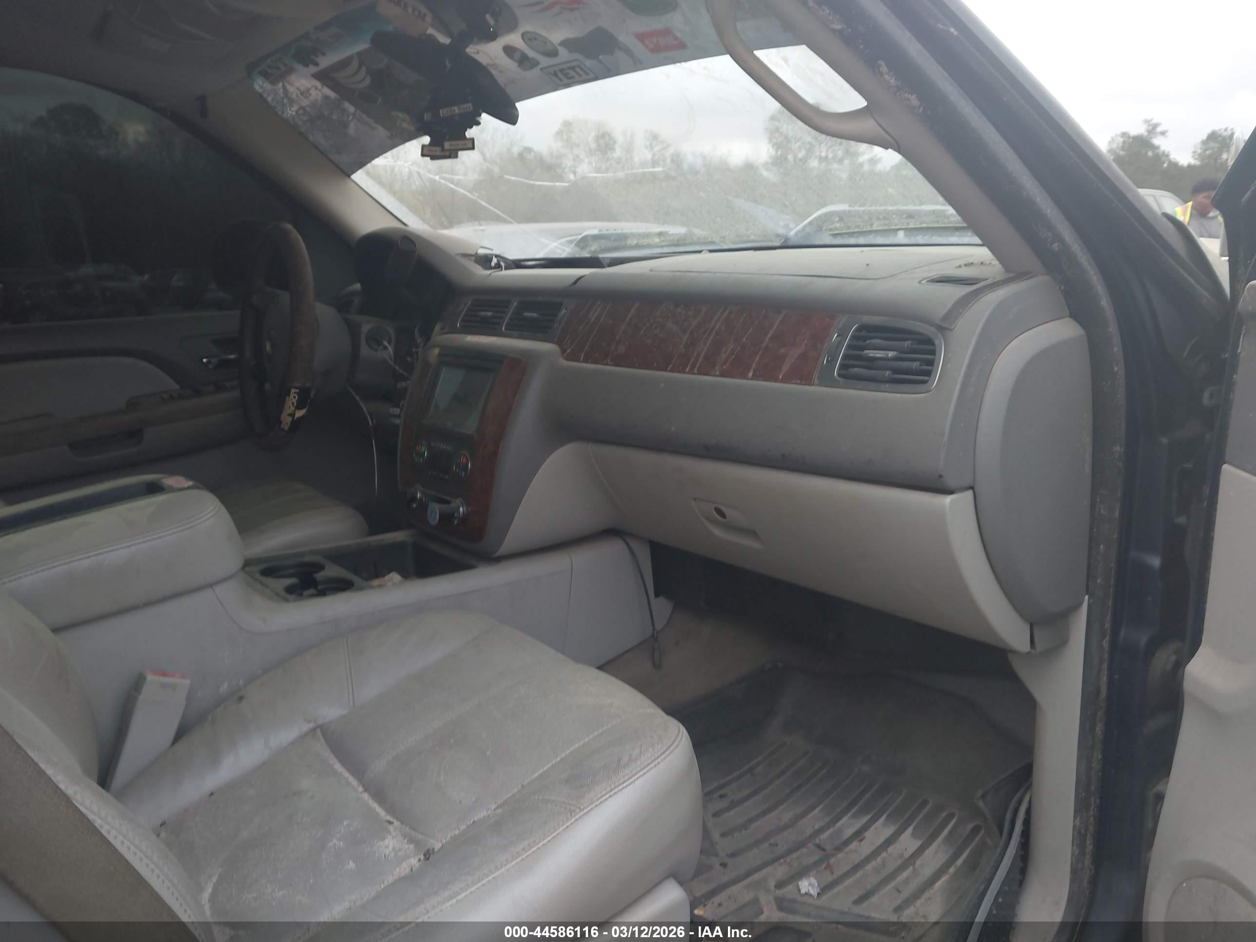 CHEVROLET SILVERADO image 5