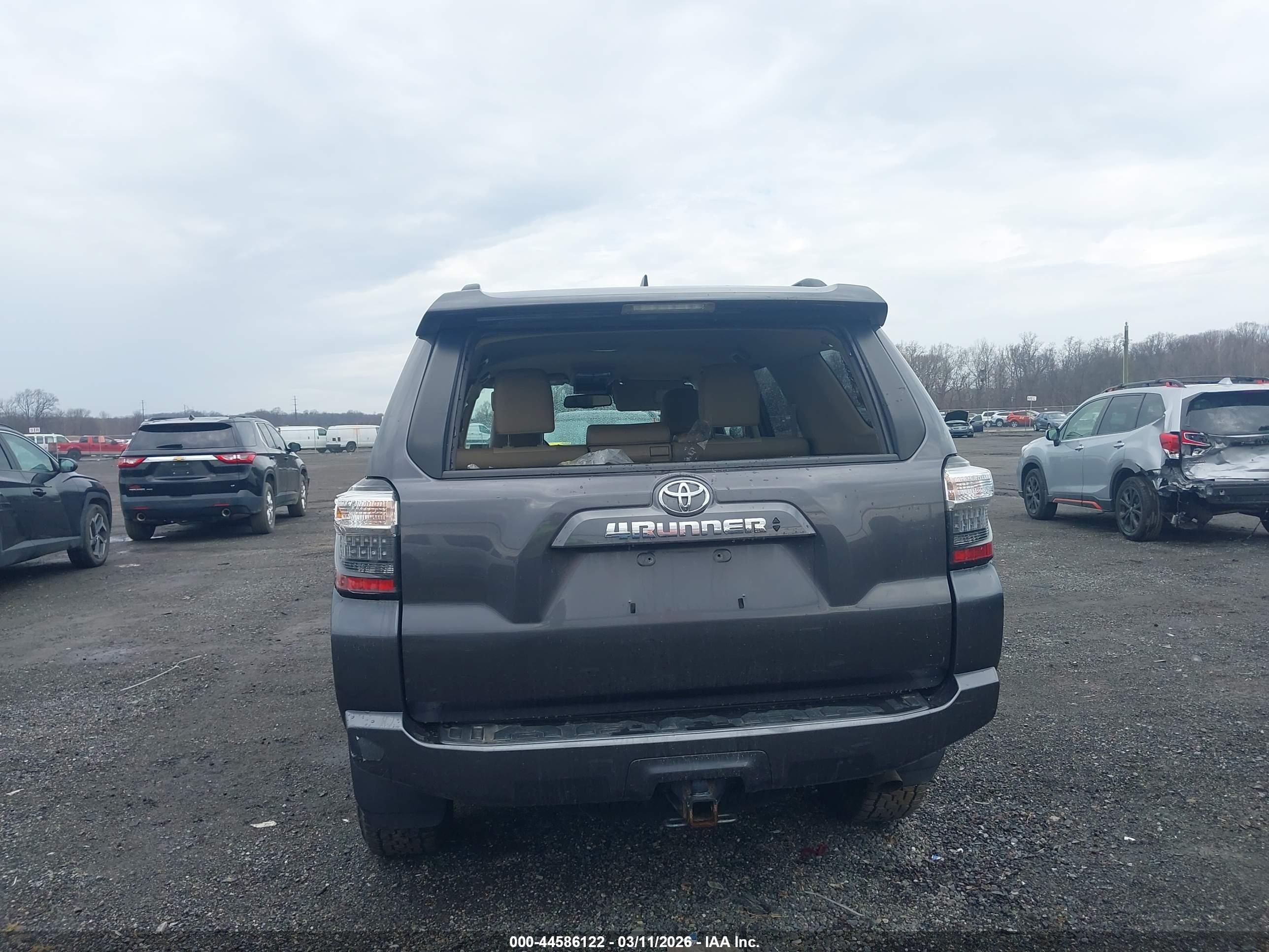 TOYOTA 4RUNNER image 6