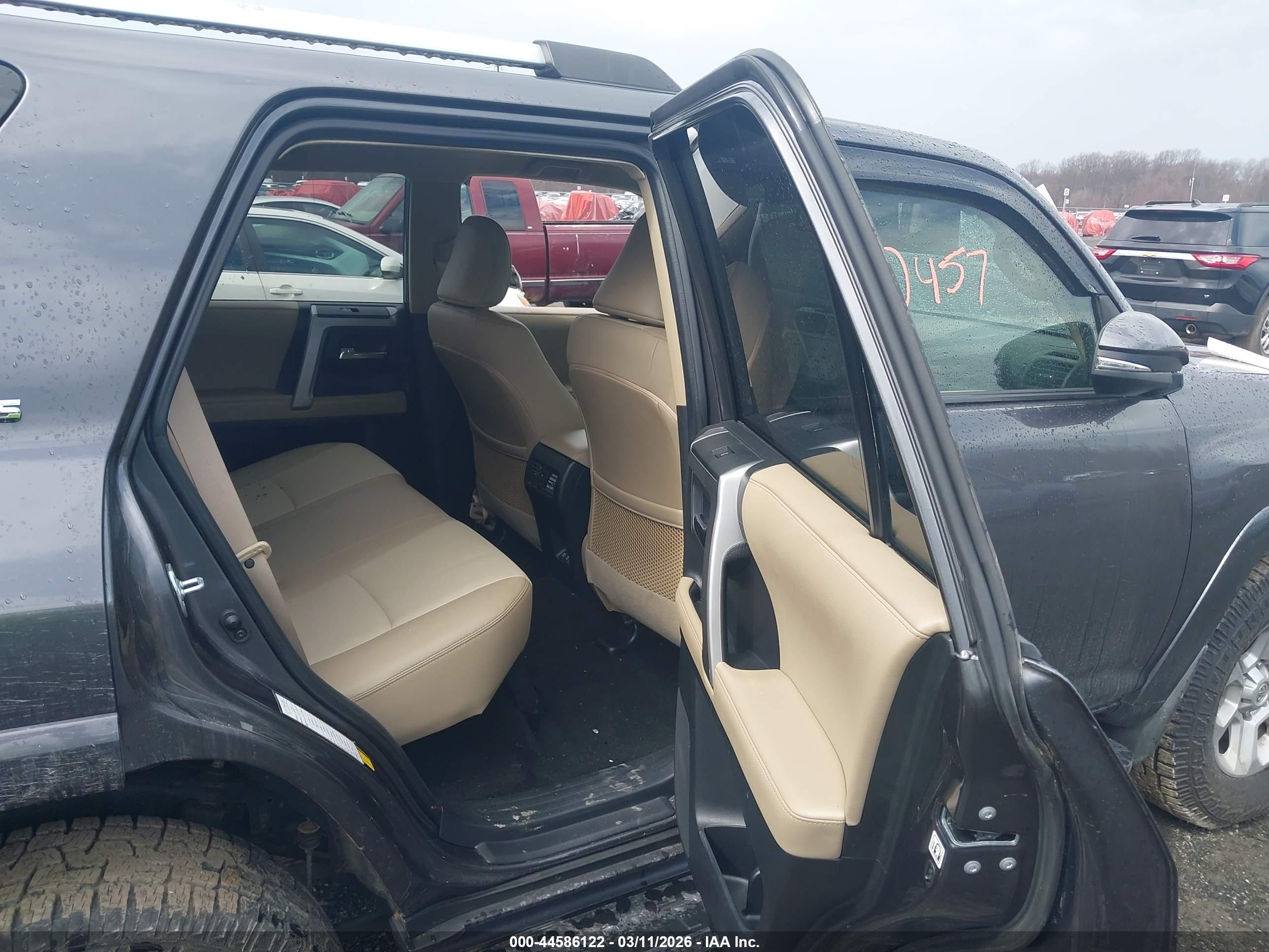 TOYOTA 4RUNNER image 8