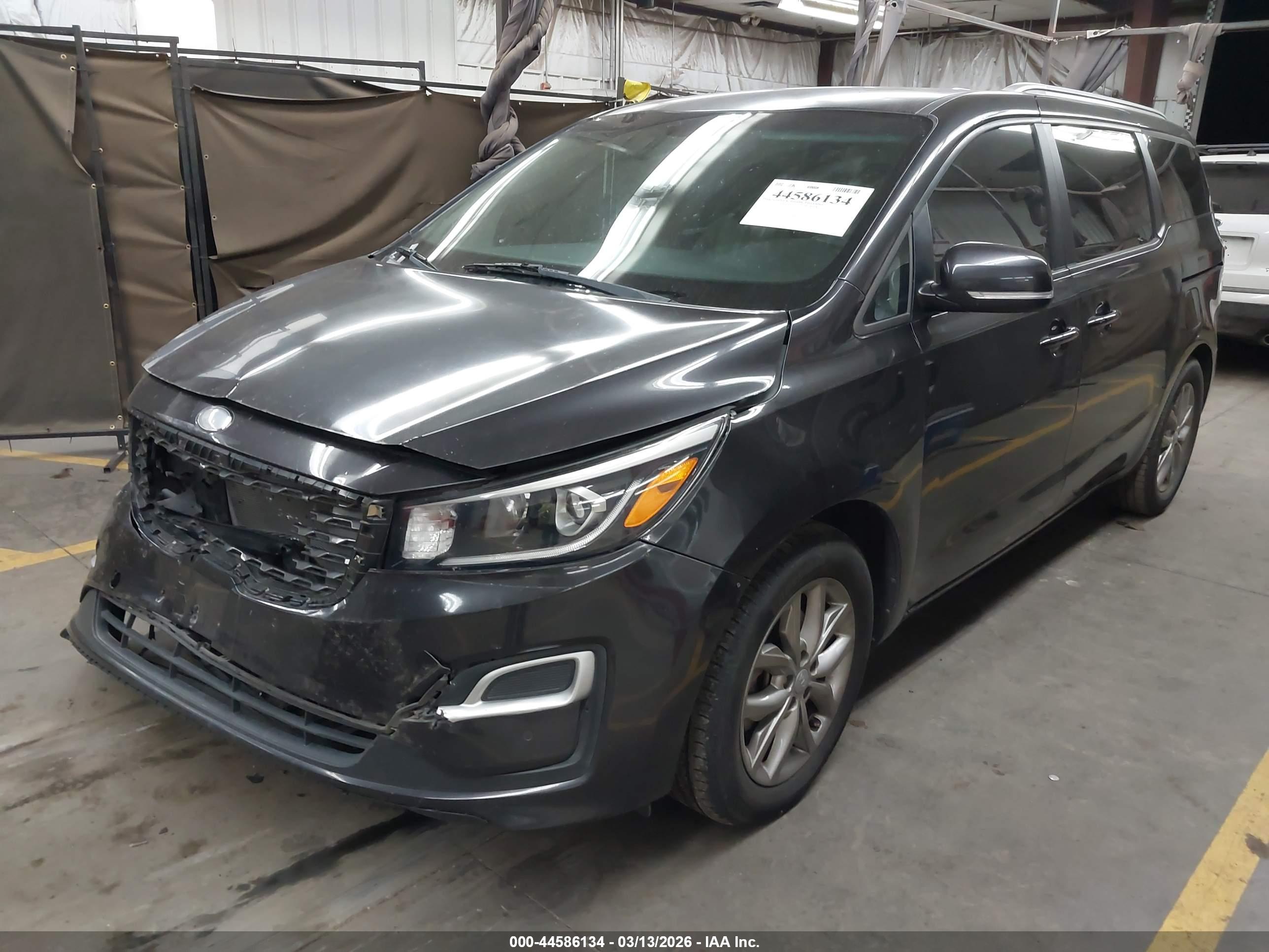 KIA SEDONA image 2