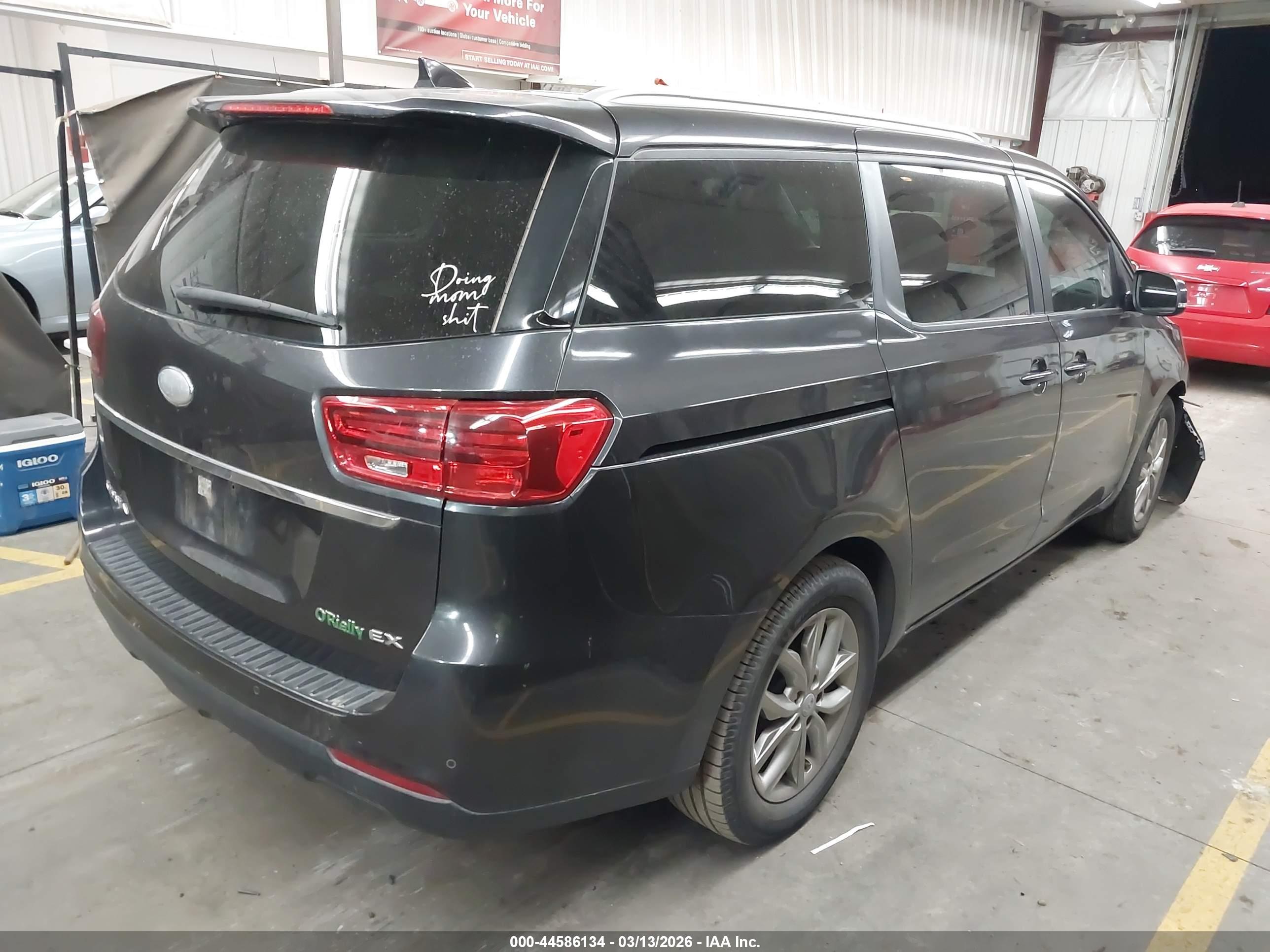 KIA SEDONA image 4