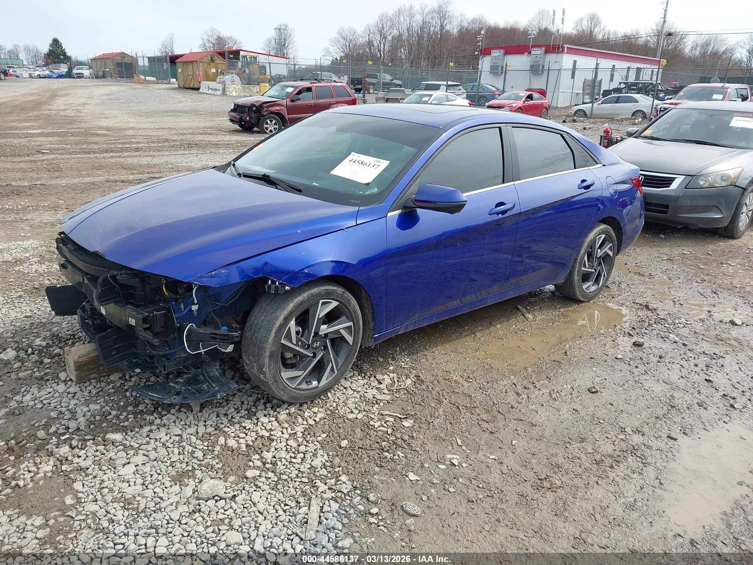 HYUNDAI ELANTRA image 2