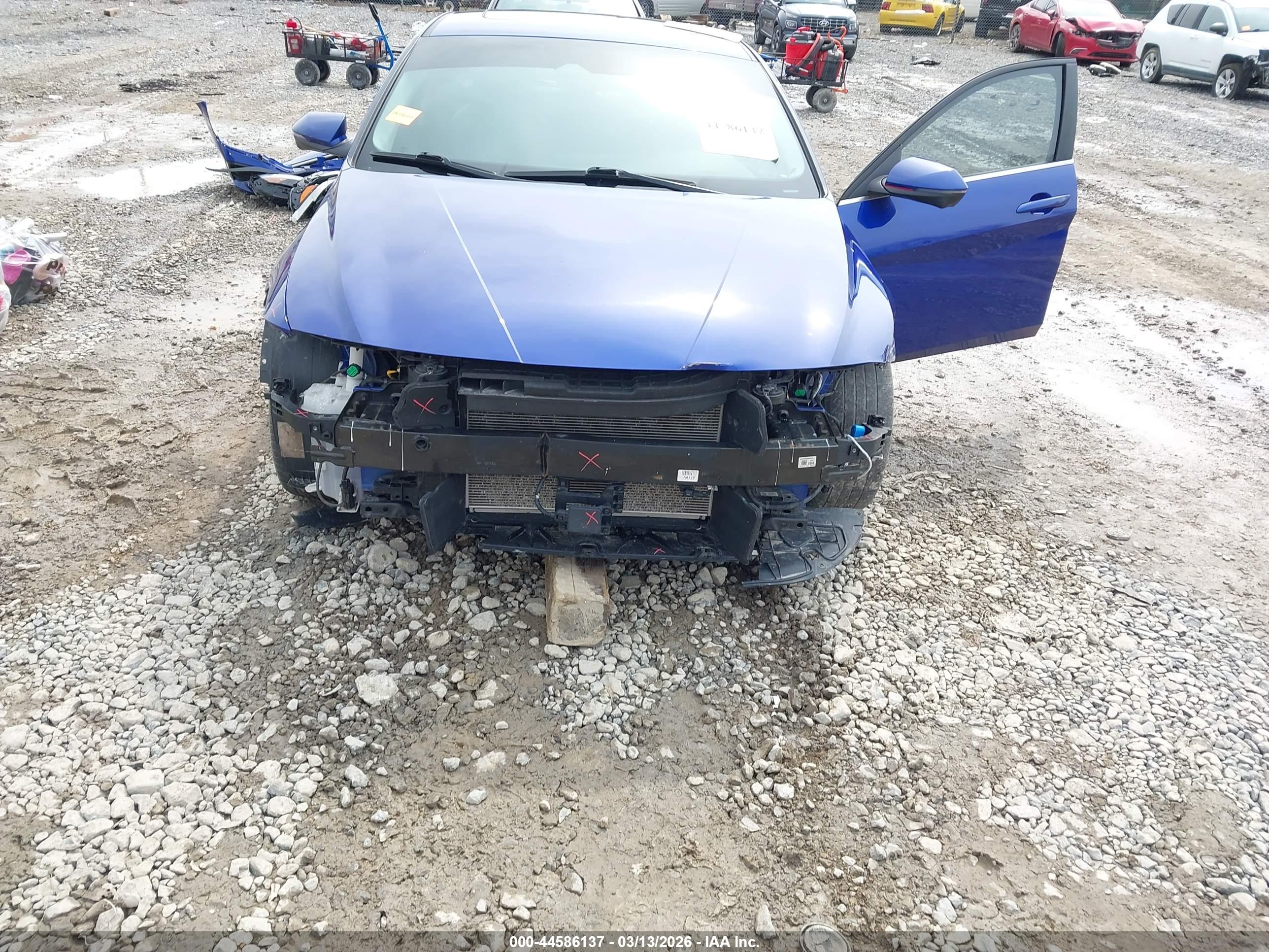 HYUNDAI ELANTRA image 6