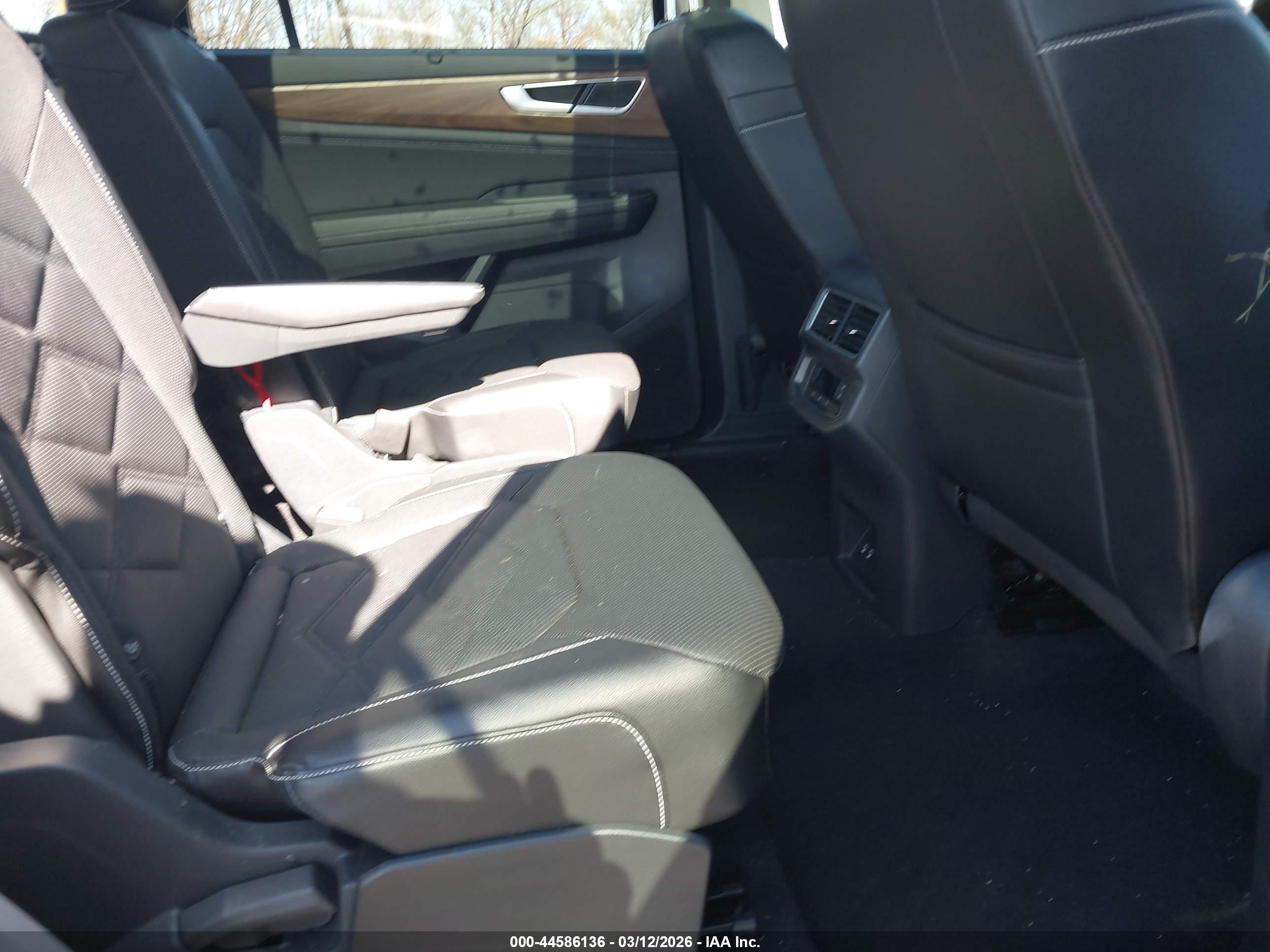 VOLKSWAGEN ATLAS image 8