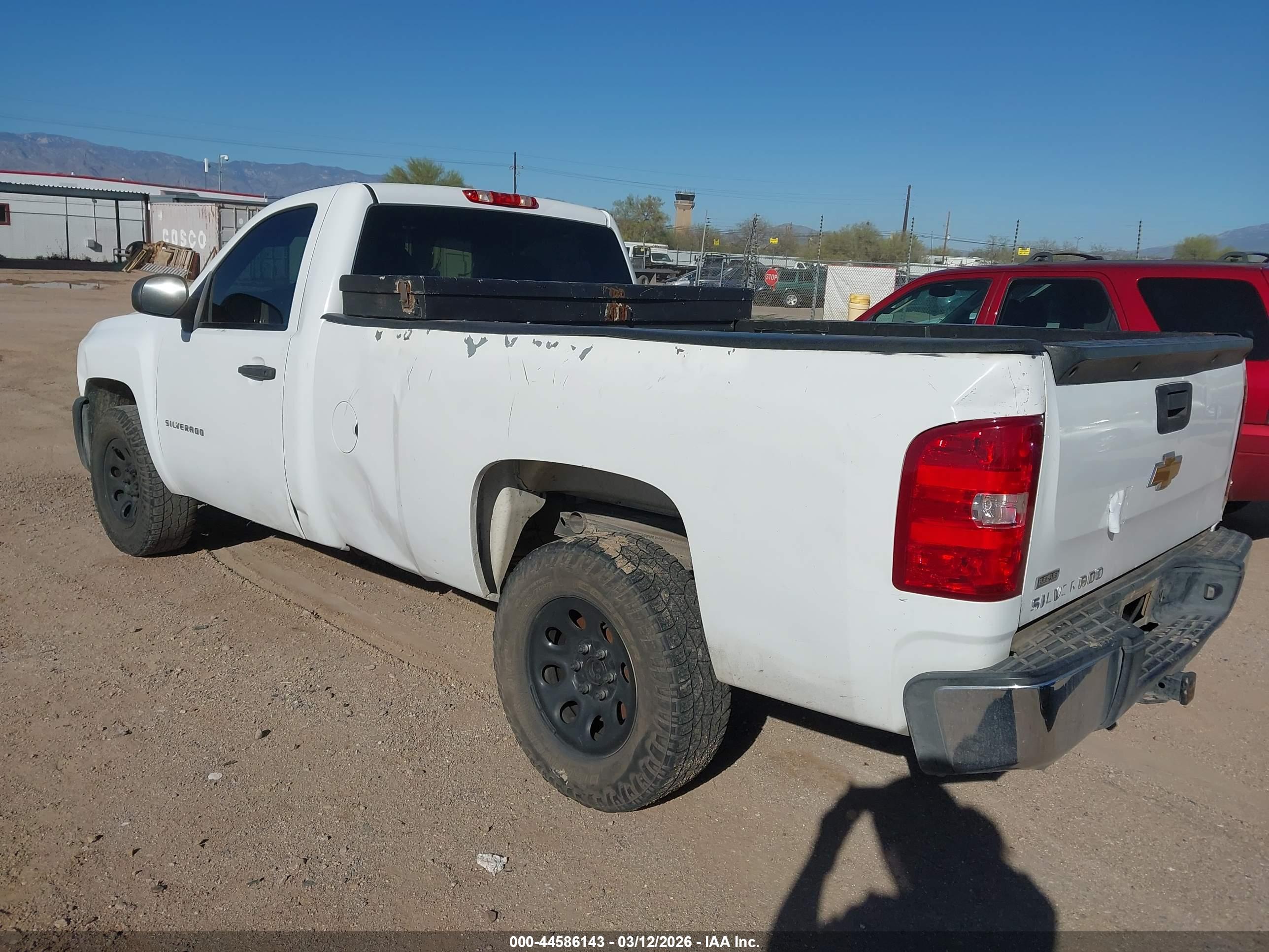 CHEVROLET SILVERADO image 3