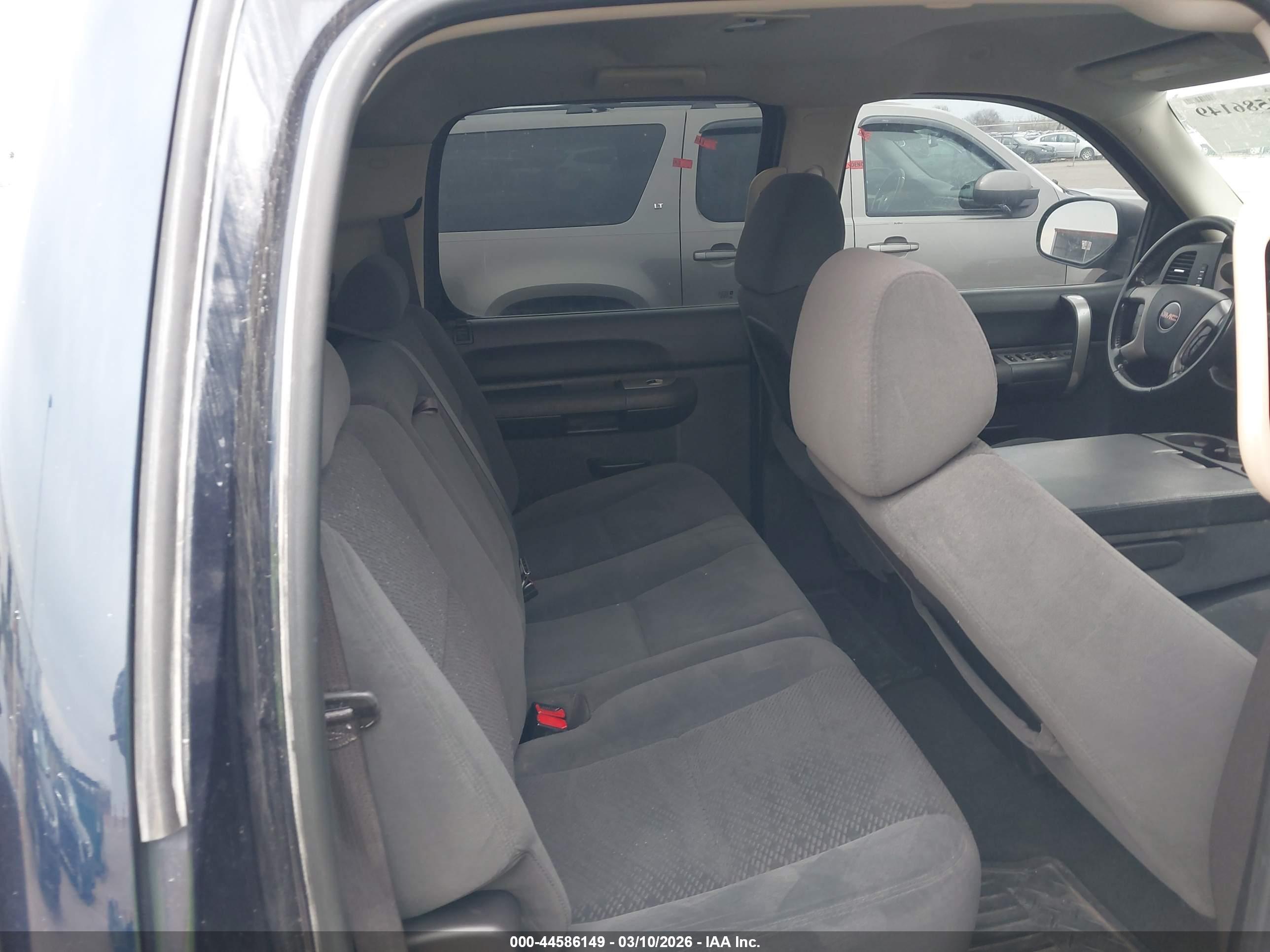 GMC SIERRA image 8