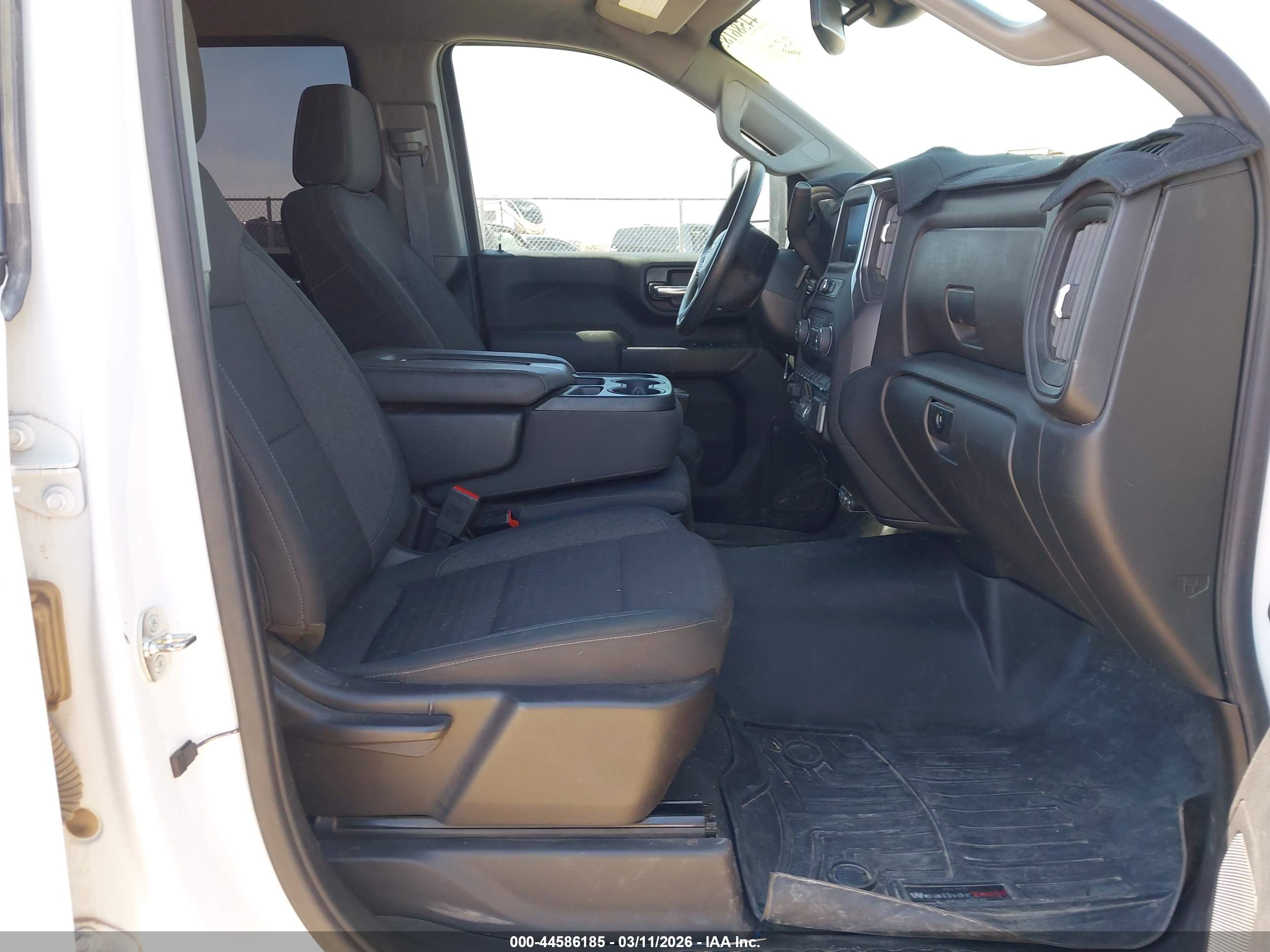 CHEVROLET SILVERADO image 5