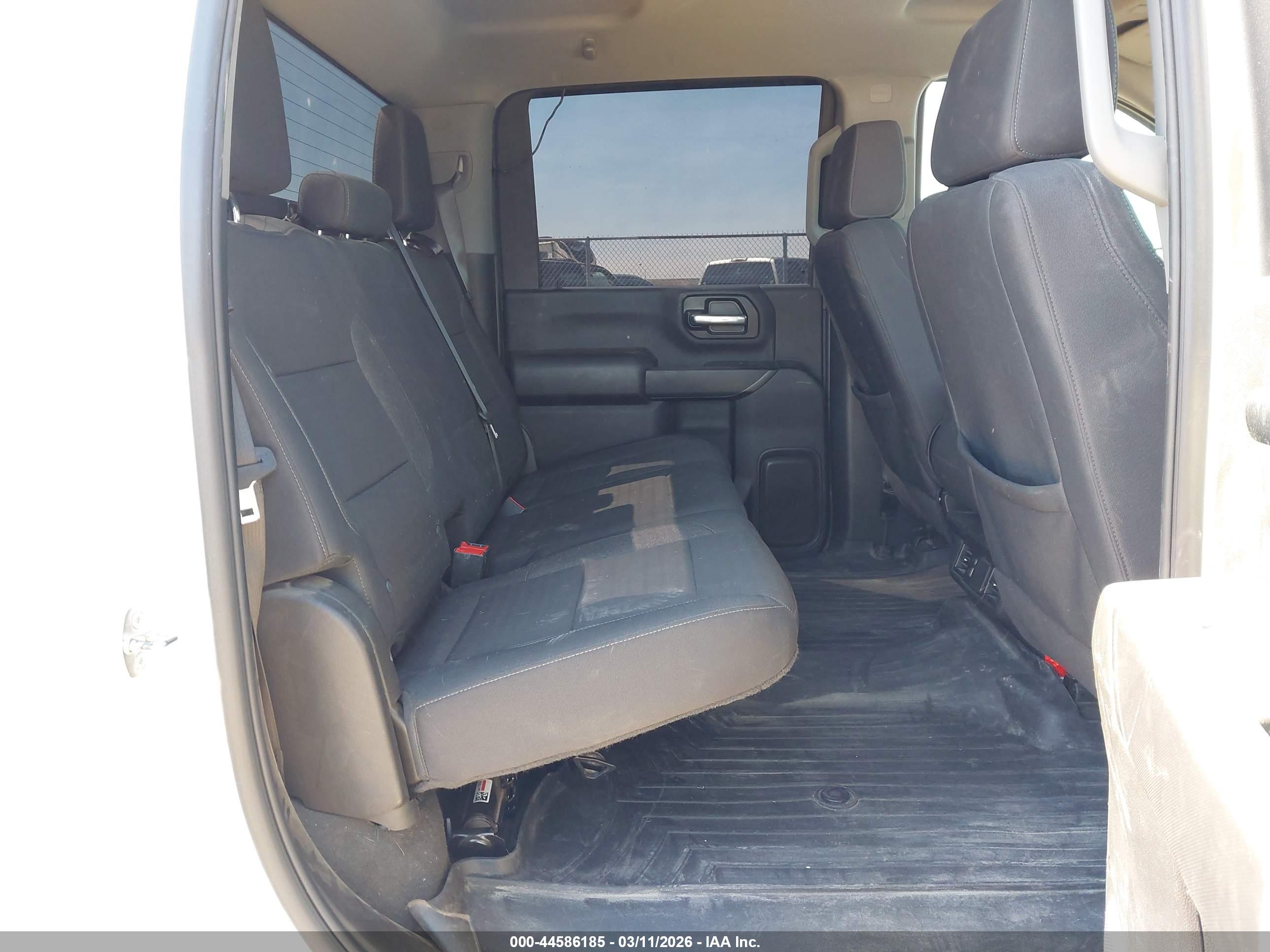 CHEVROLET SILVERADO image 8