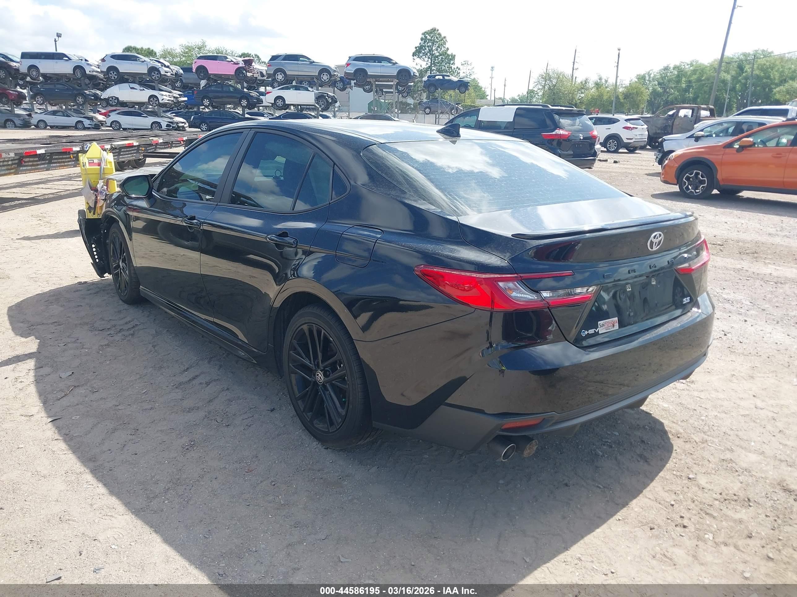 TOYOTA CAMRY image 3