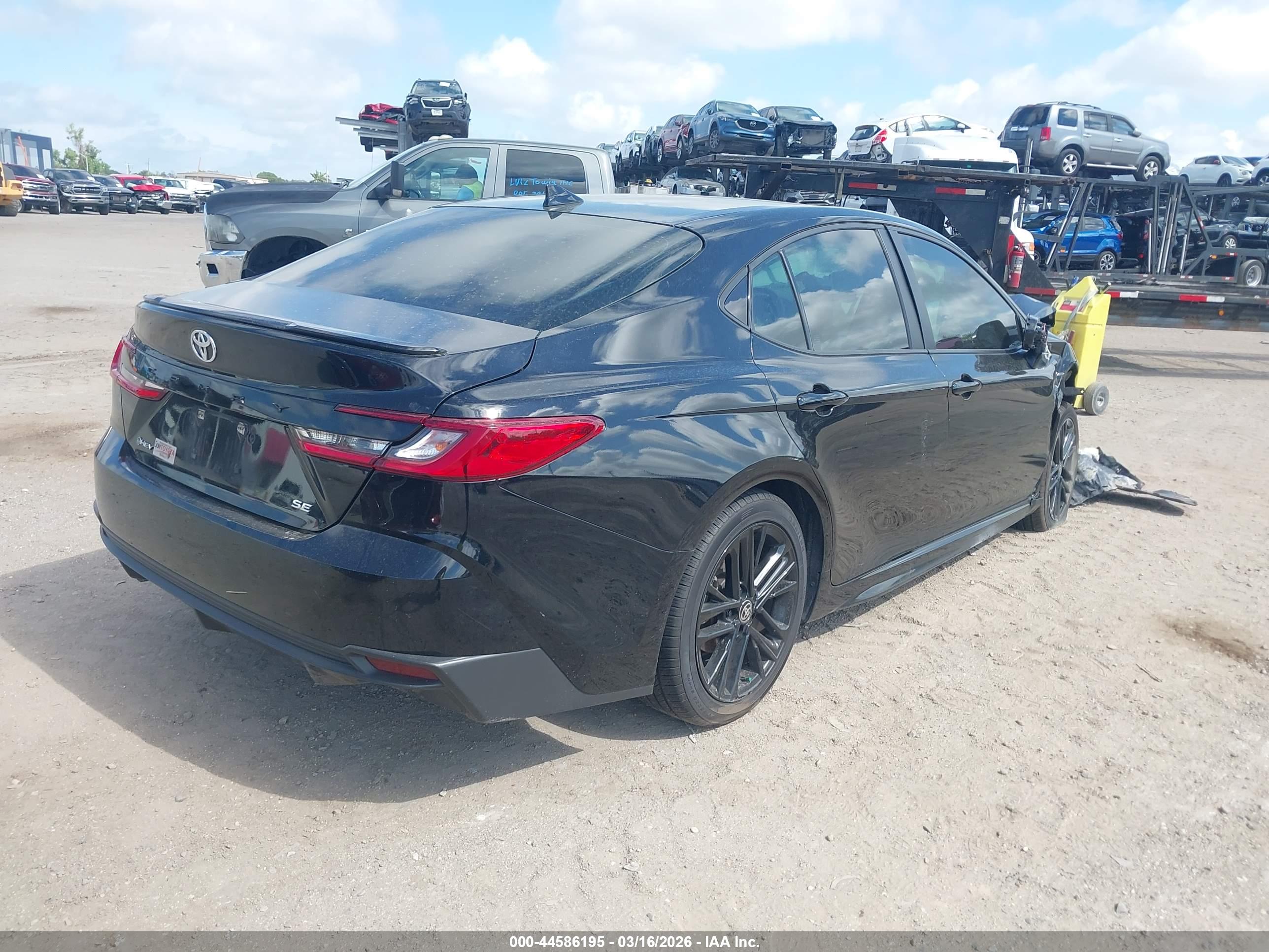 TOYOTA CAMRY image 4