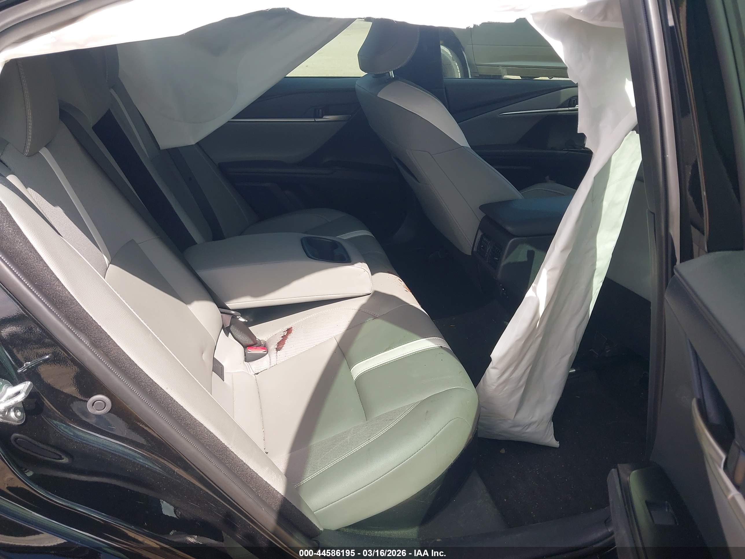 TOYOTA CAMRY image 8