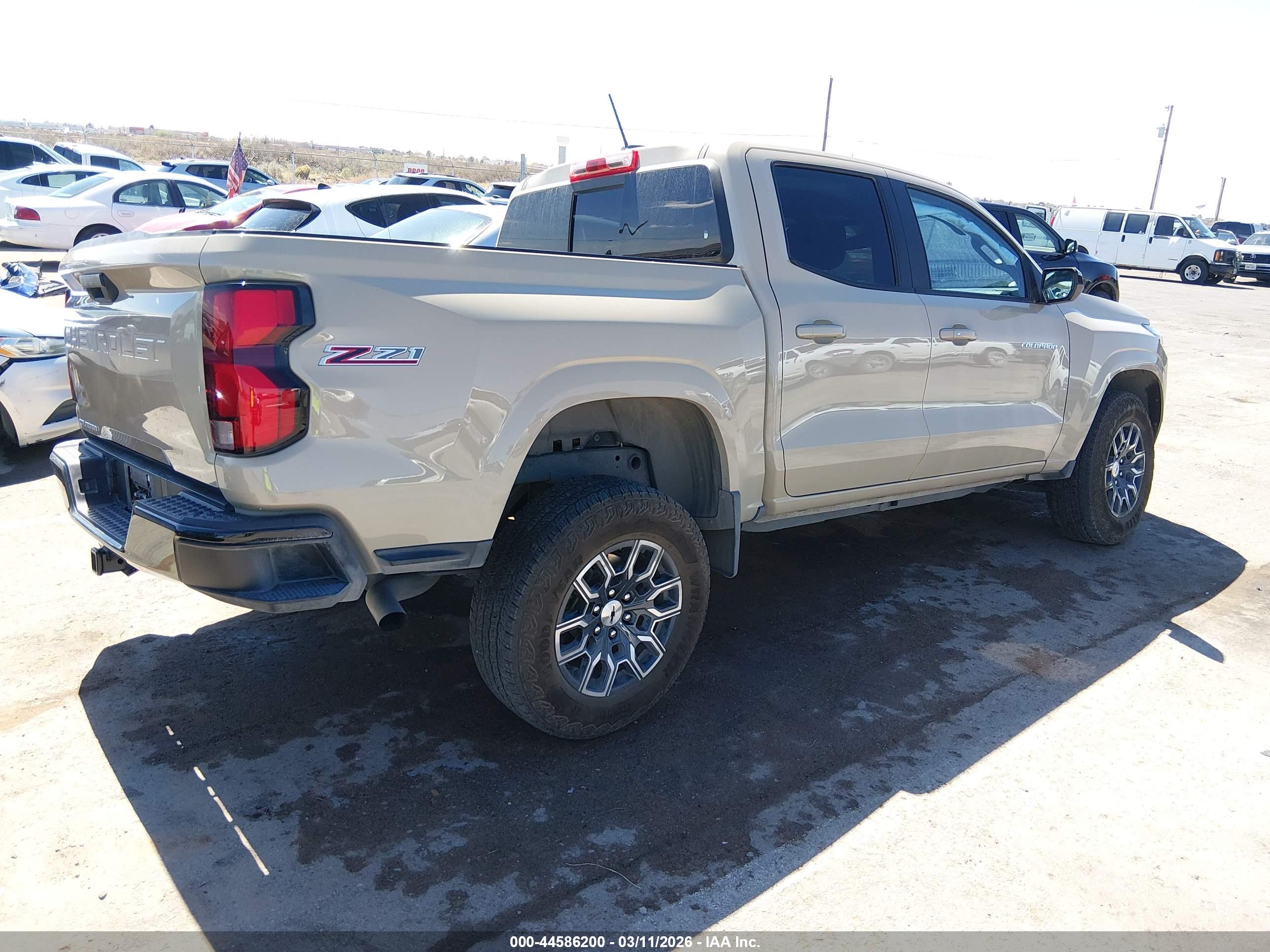 CHEVROLET COLORADO image 4