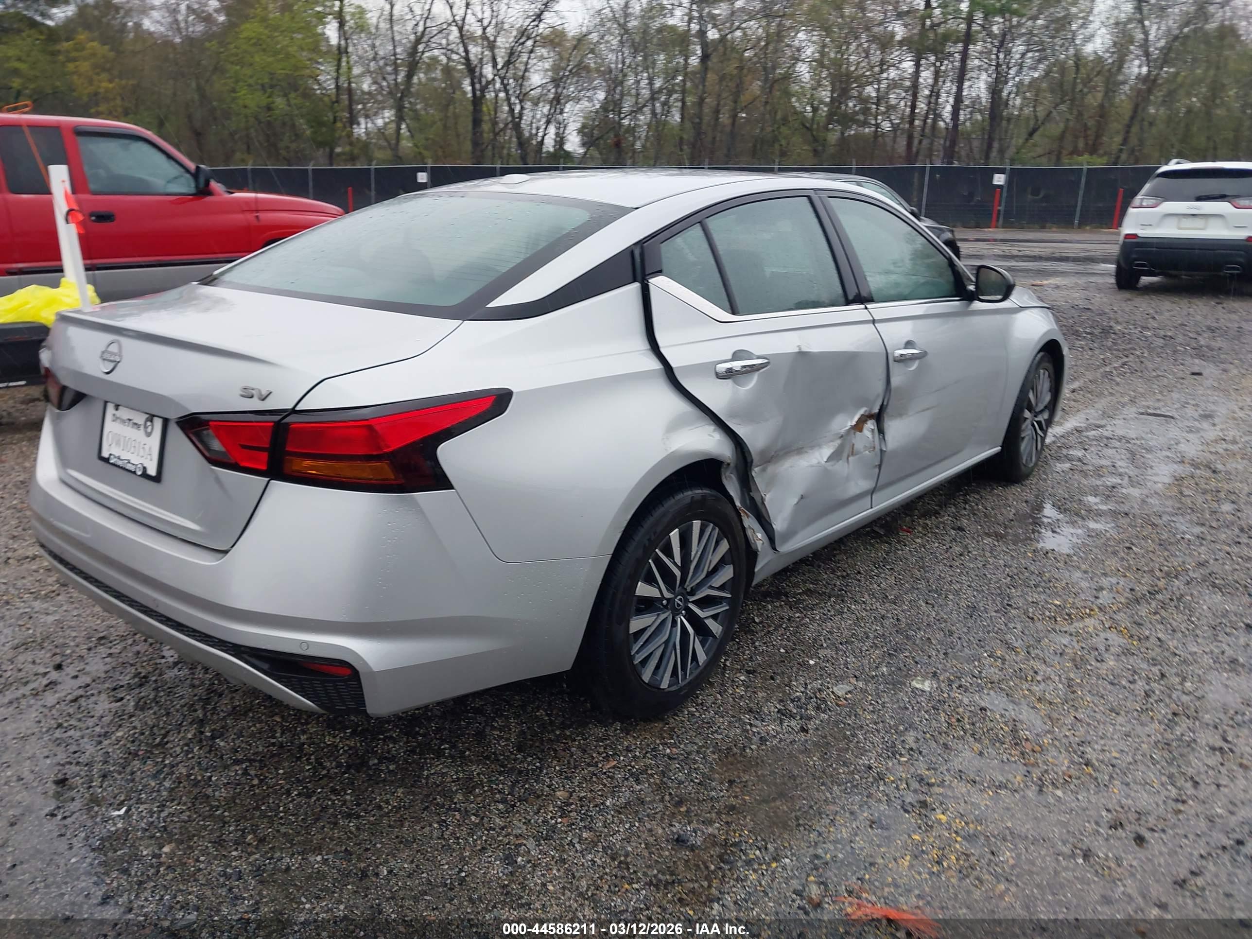 NISSAN ALTIMA image 4