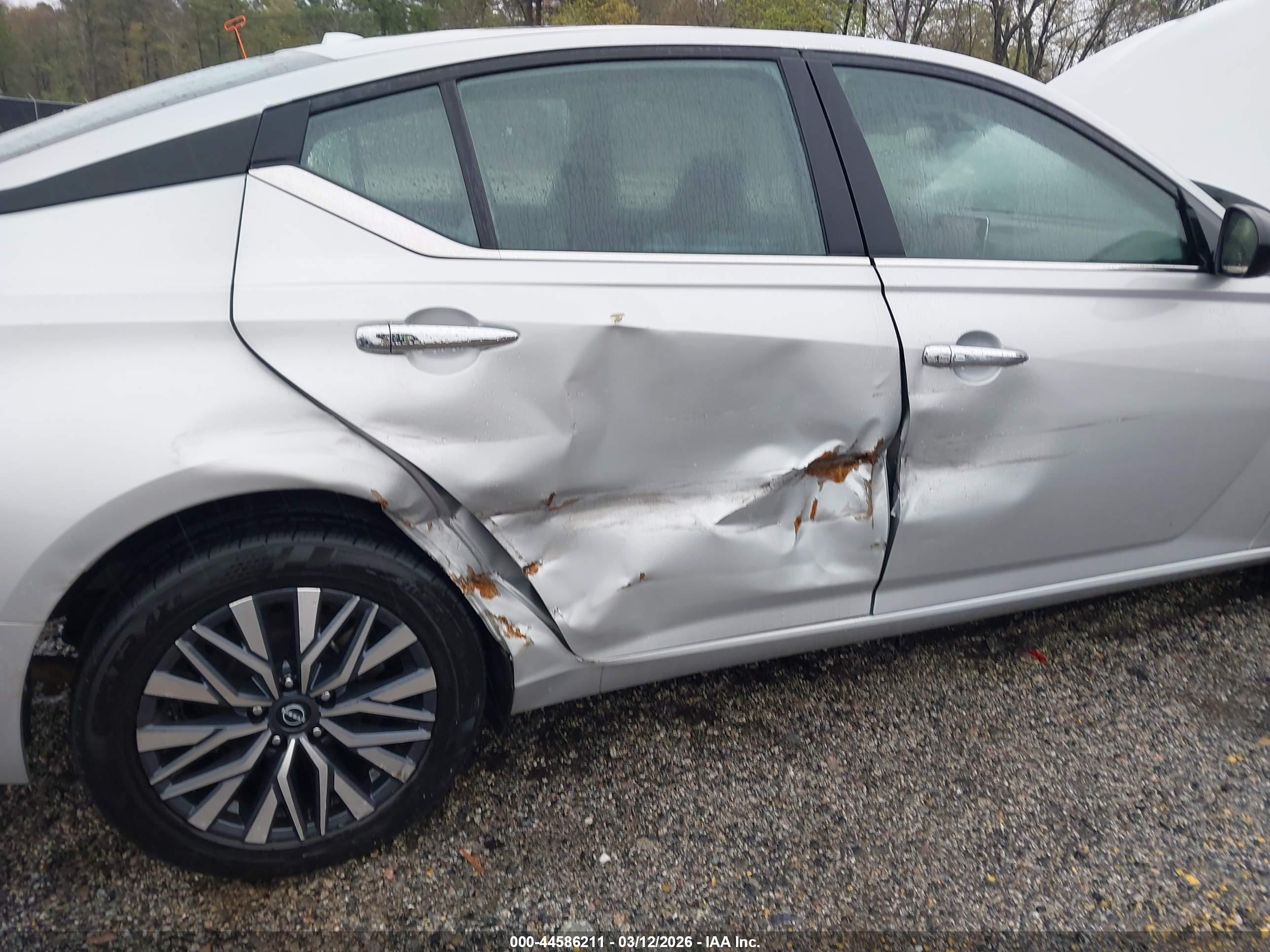NISSAN ALTIMA image 6