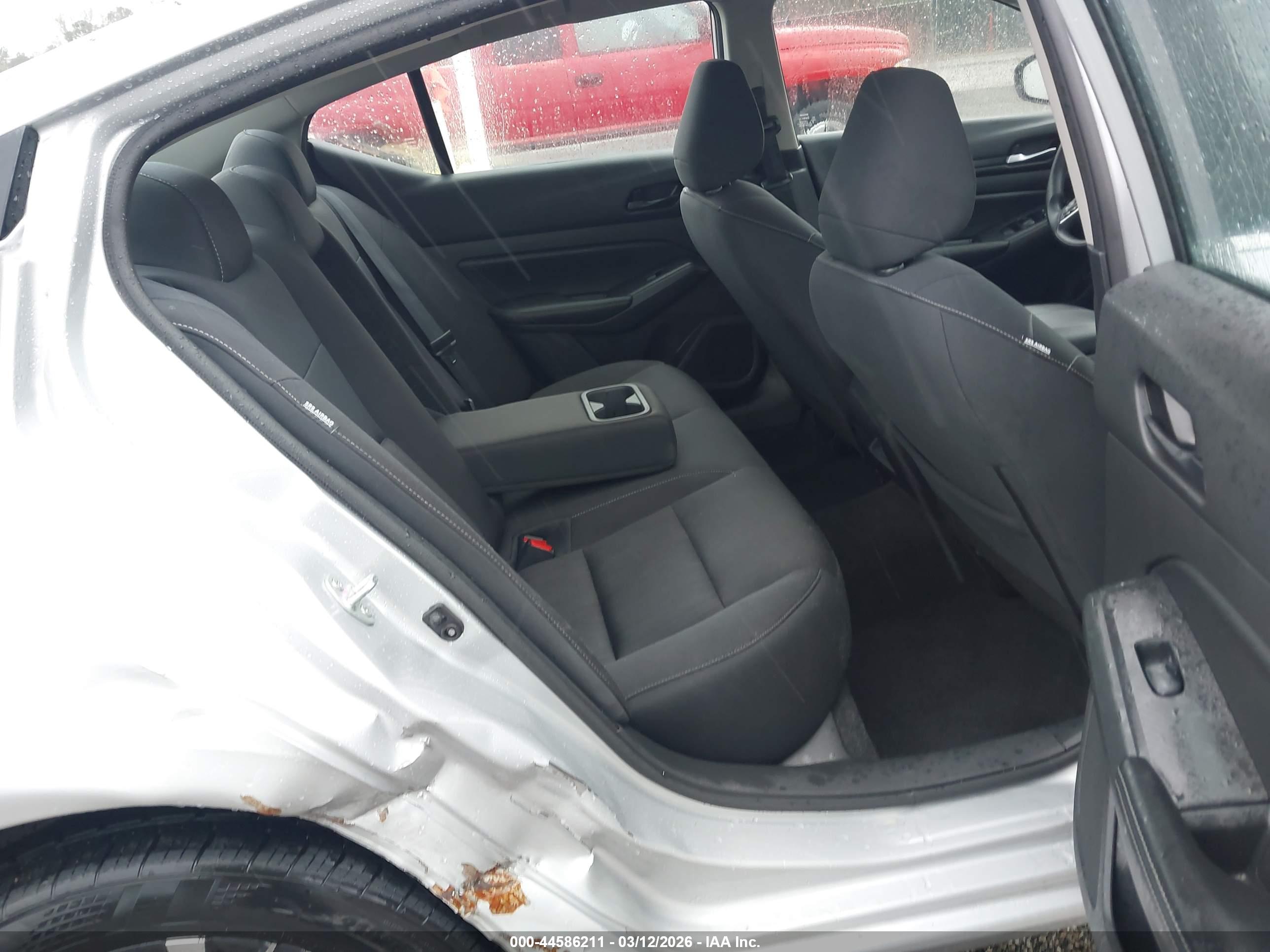 NISSAN ALTIMA image 8