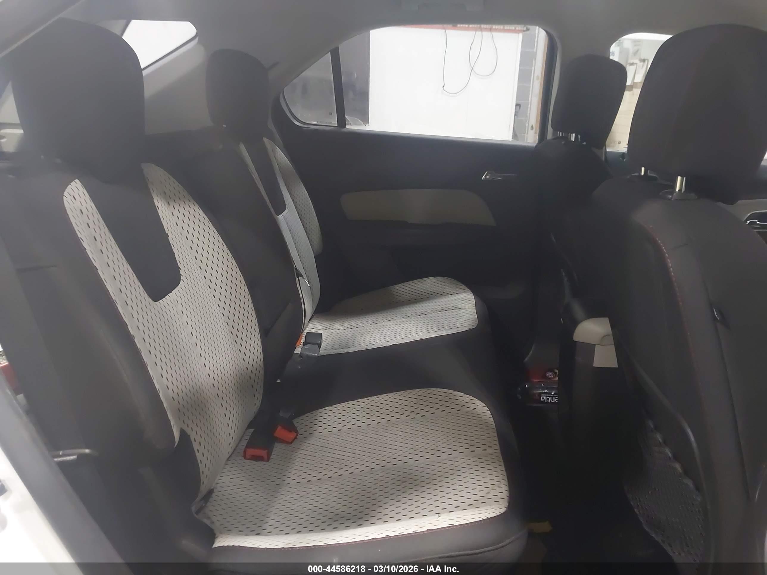 CHEVROLET EQUINOX image 8
