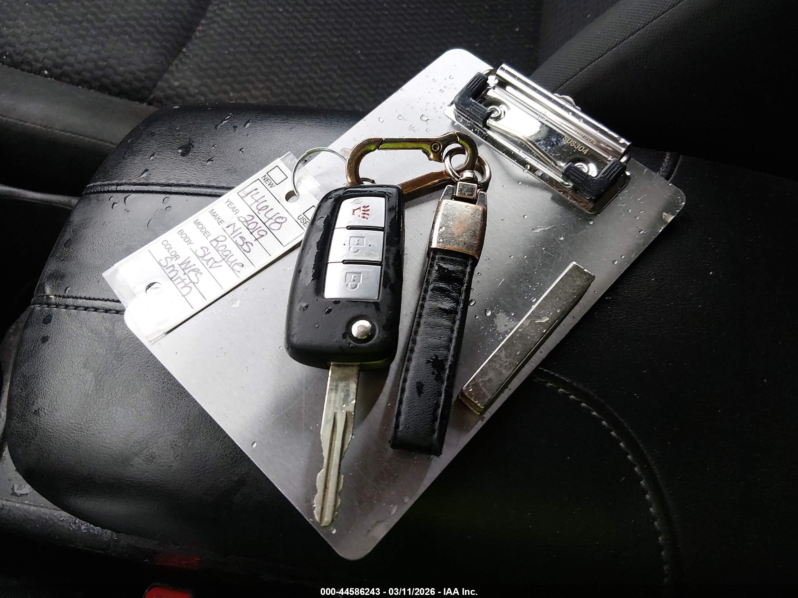 NISSAN ROGUE image 11
