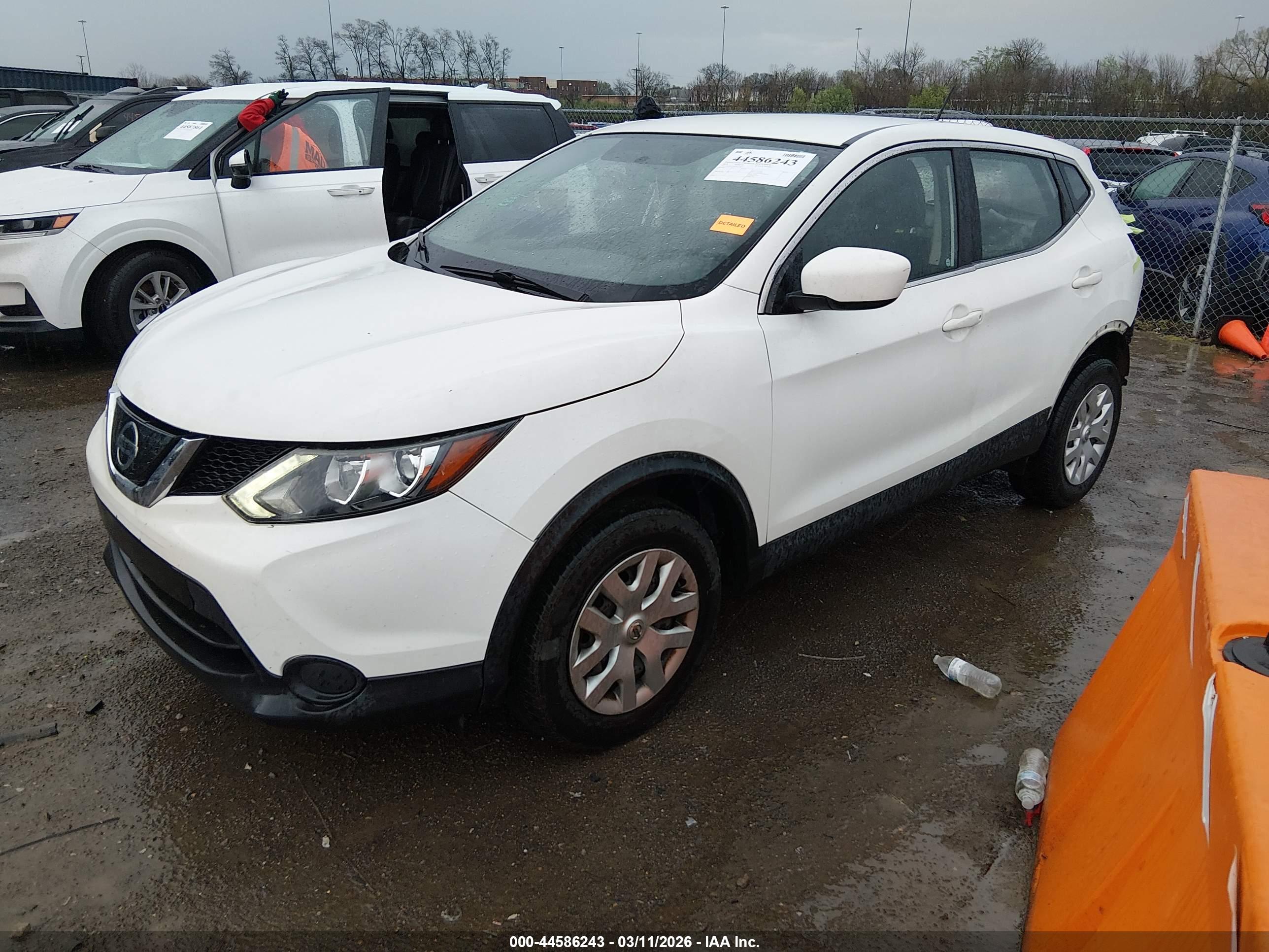 NISSAN ROGUE image 2
