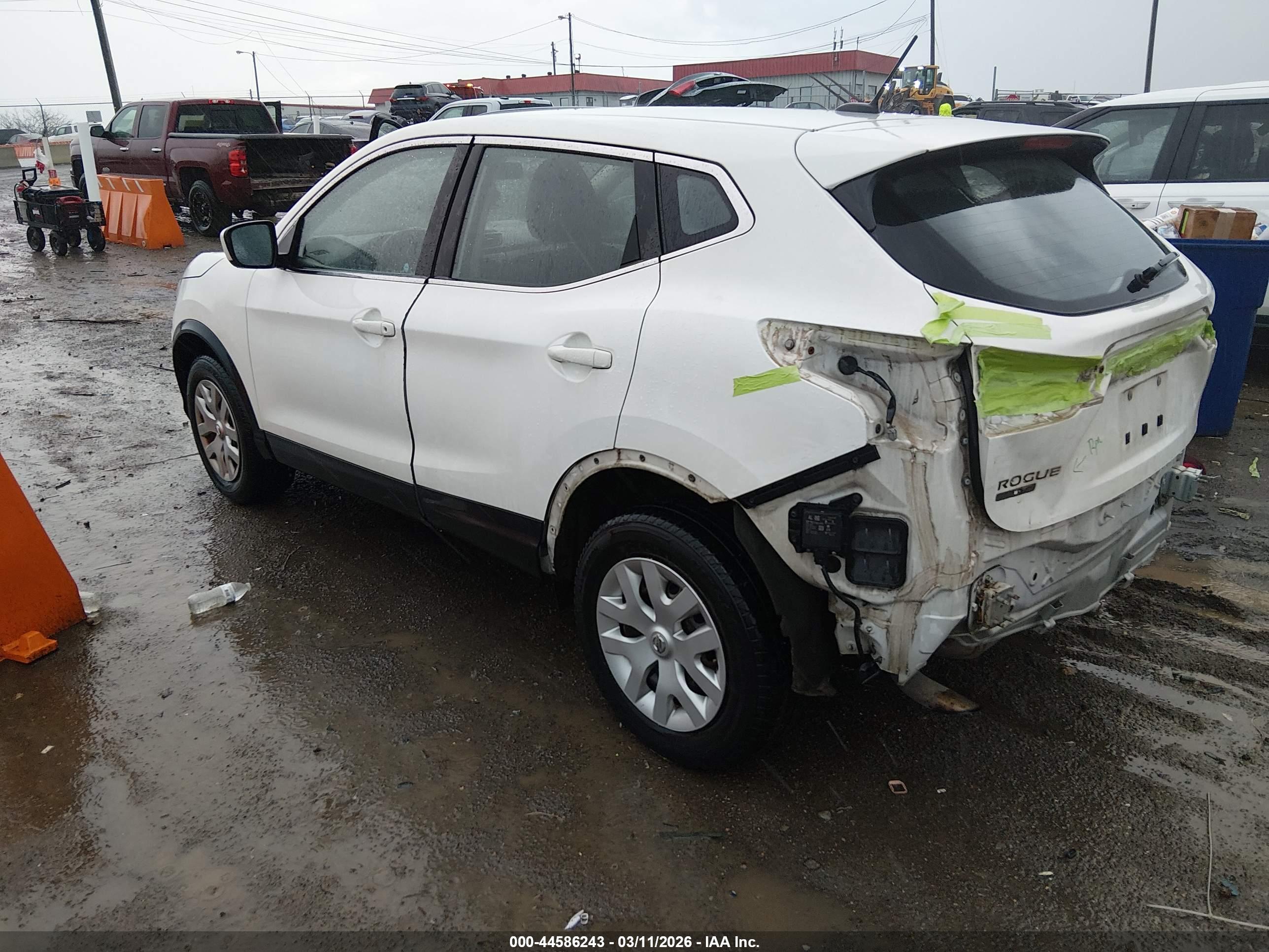 NISSAN ROGUE image 3