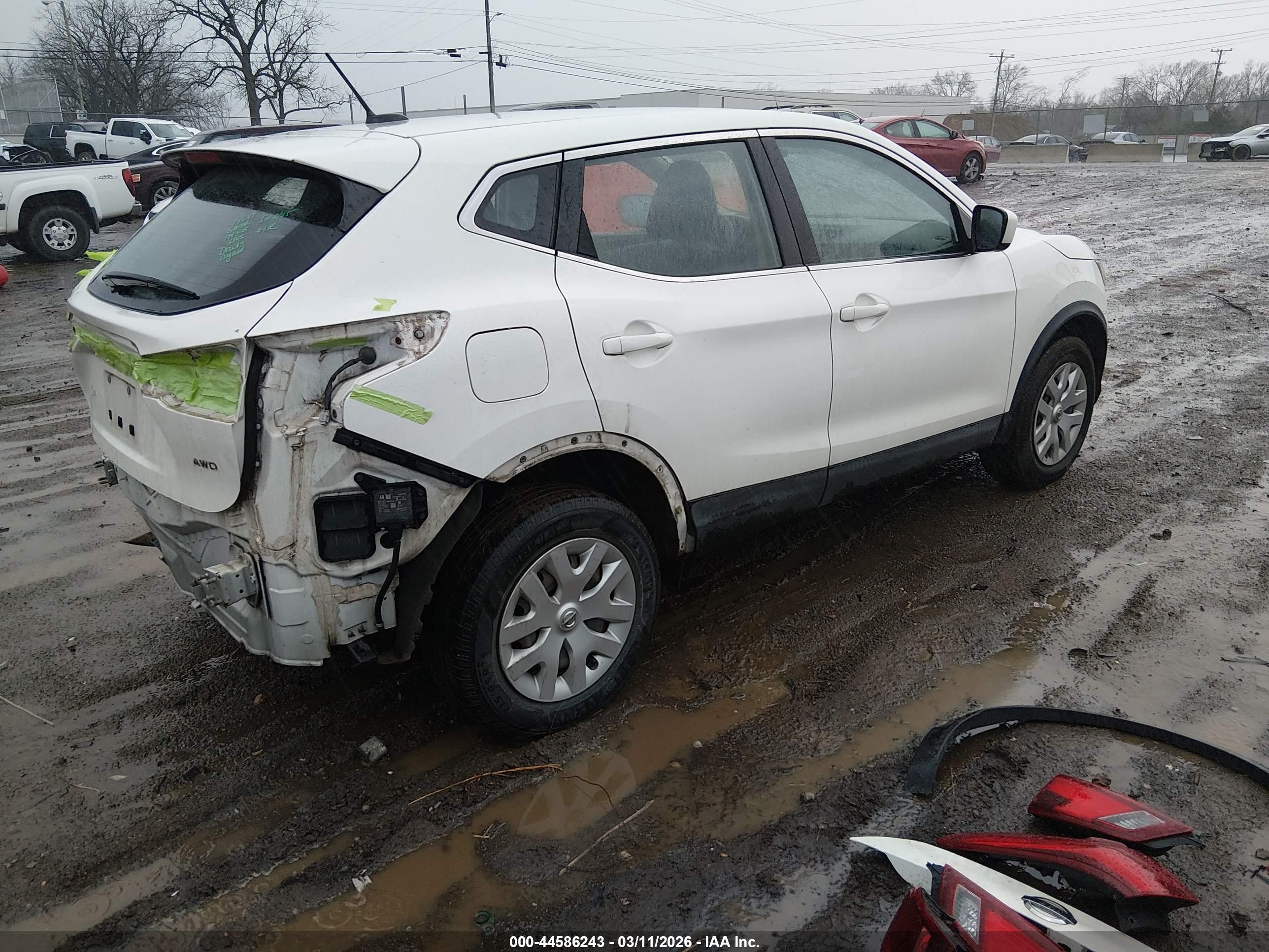 NISSAN ROGUE image 4