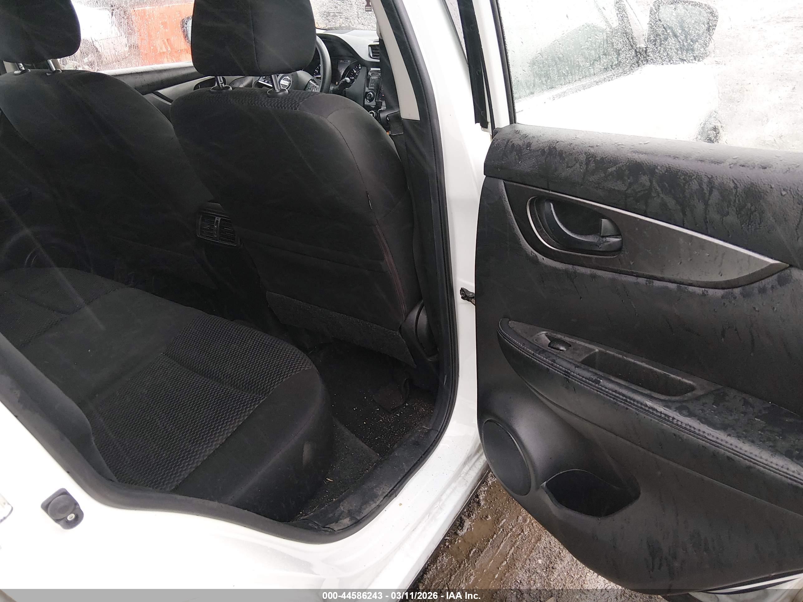 NISSAN ROGUE image 8
