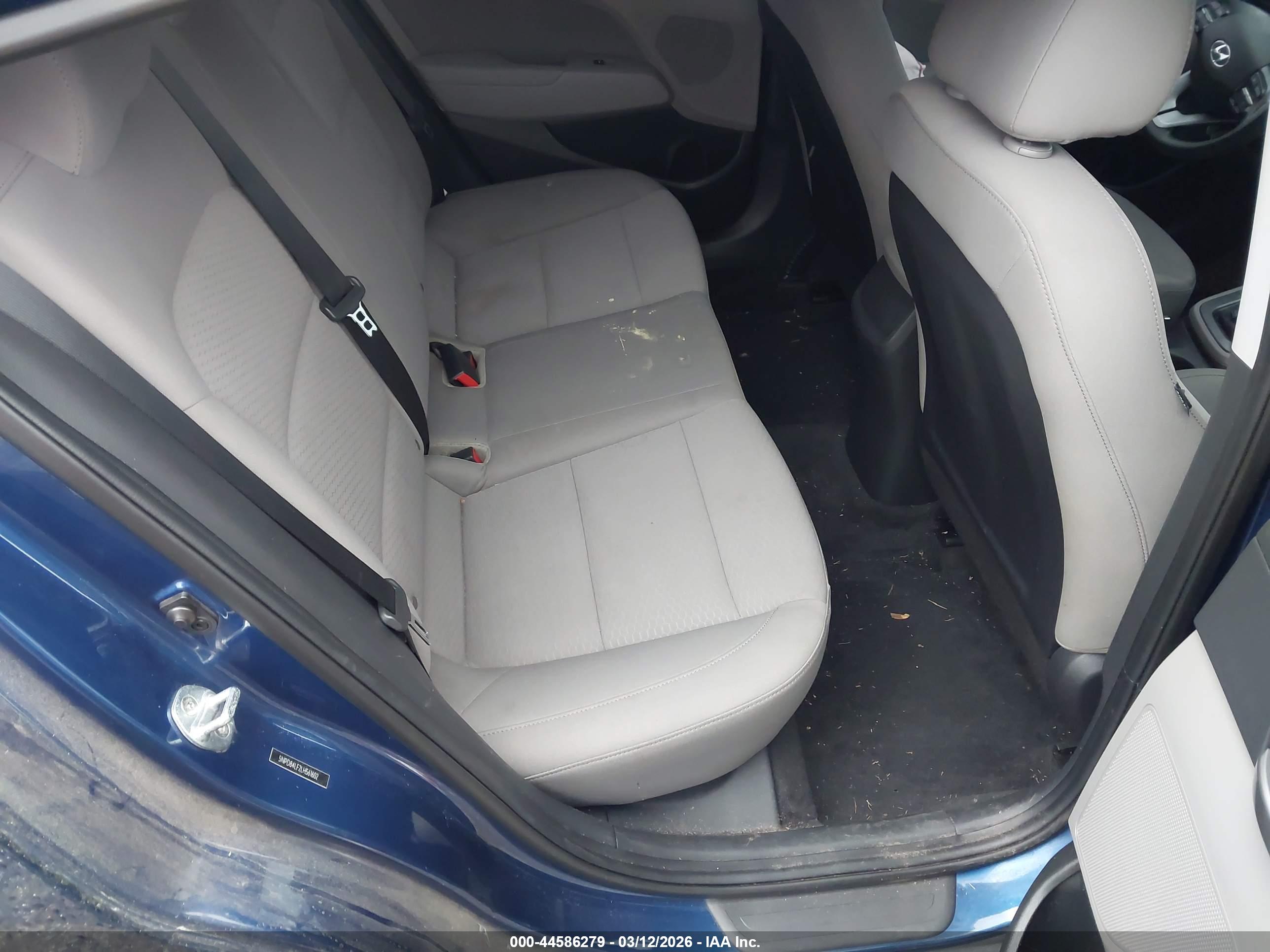 HYUNDAI ELANTRA image 8
