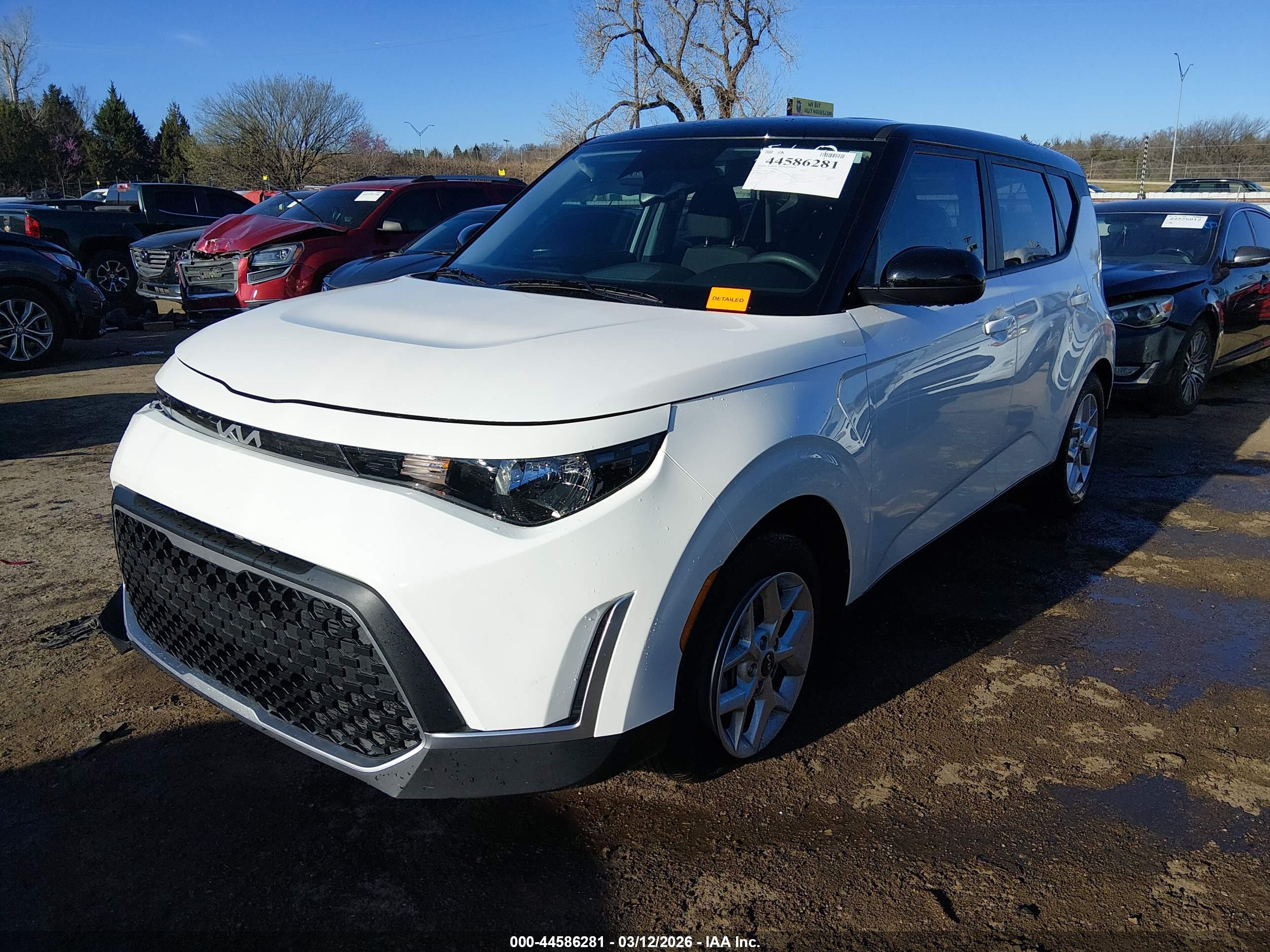 KIA SOUL image 2