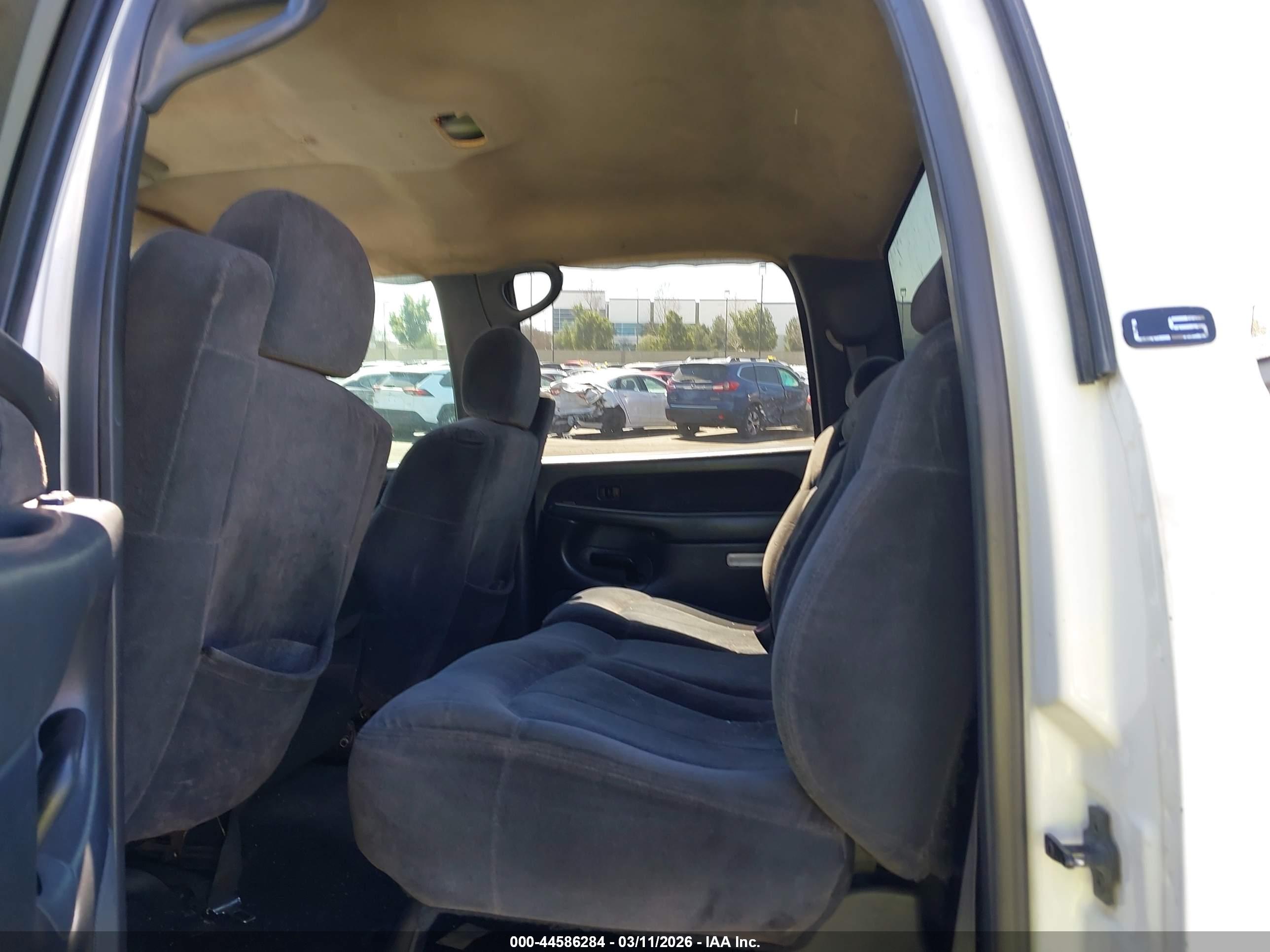 CHEVROLET SILVERADO image 8