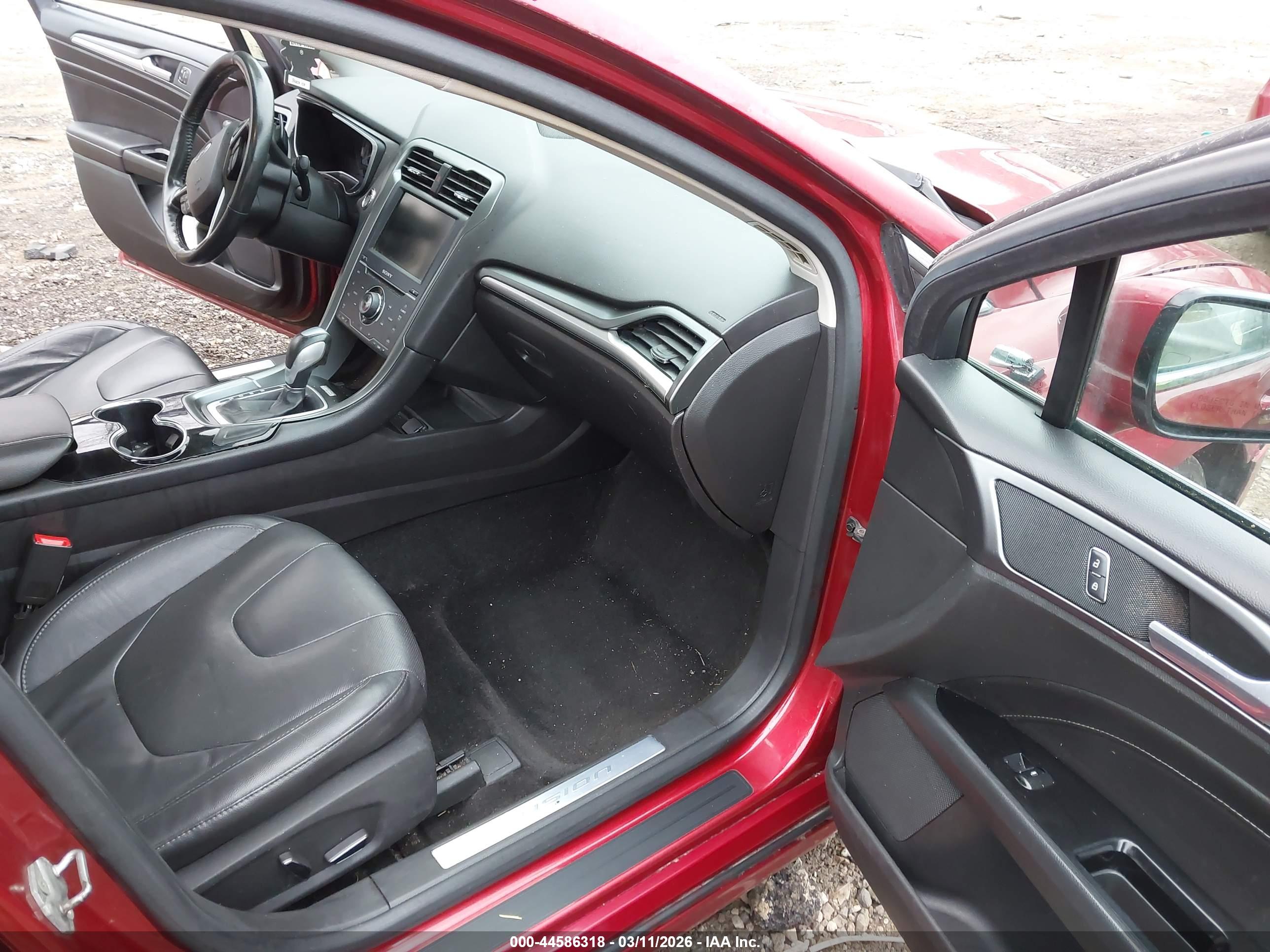 FORD FUSION image 5