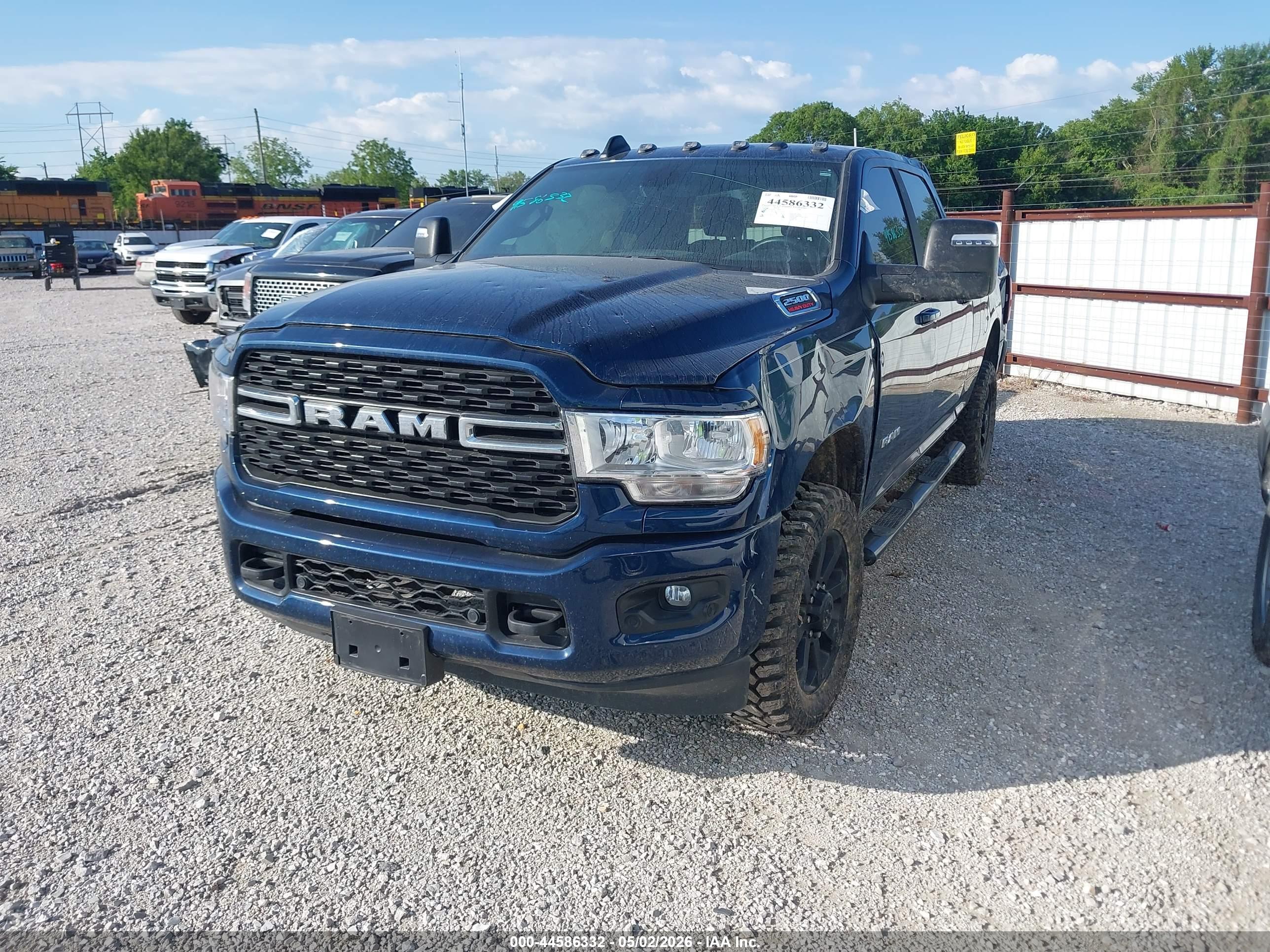 RAM 2500 image 2