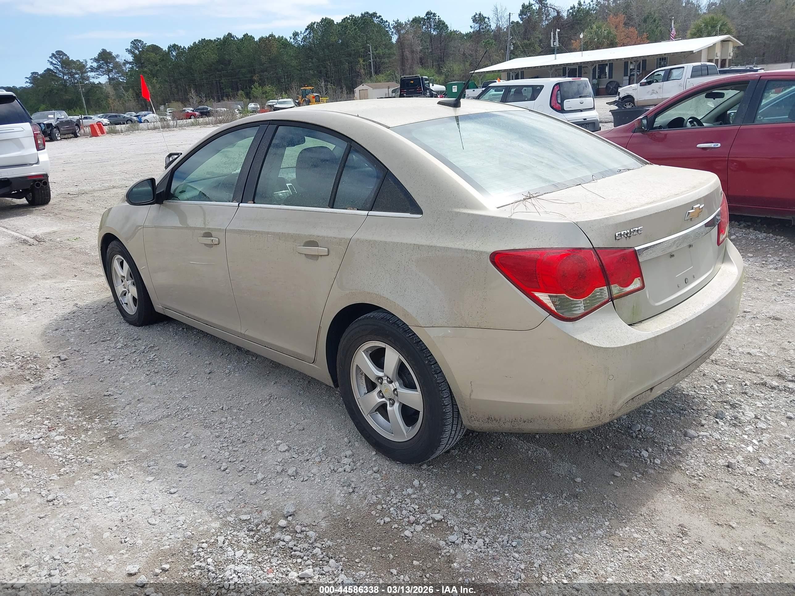 CHEVROLET CRUZE image 3