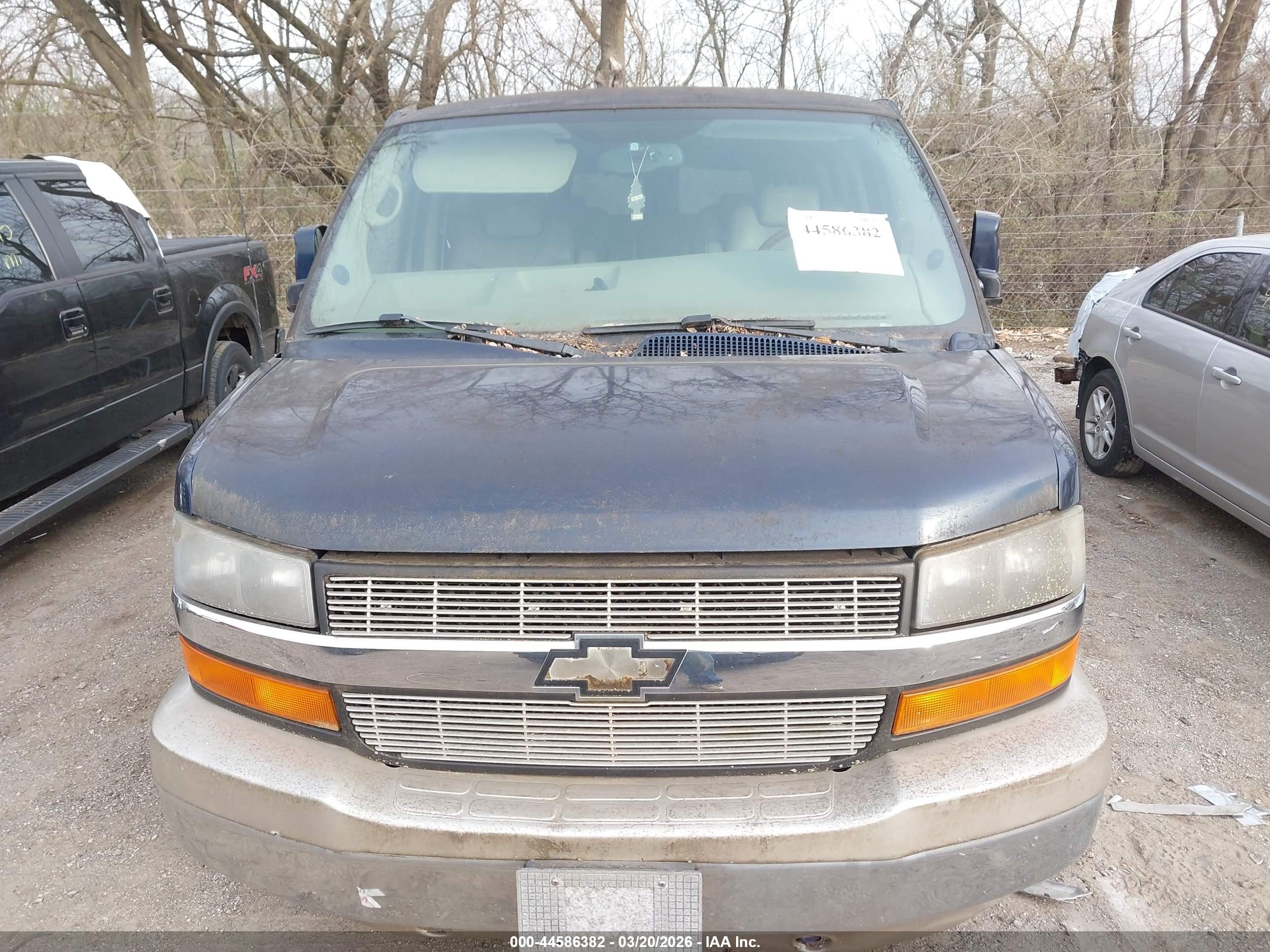 CHEVROLET EXPRESS image 6