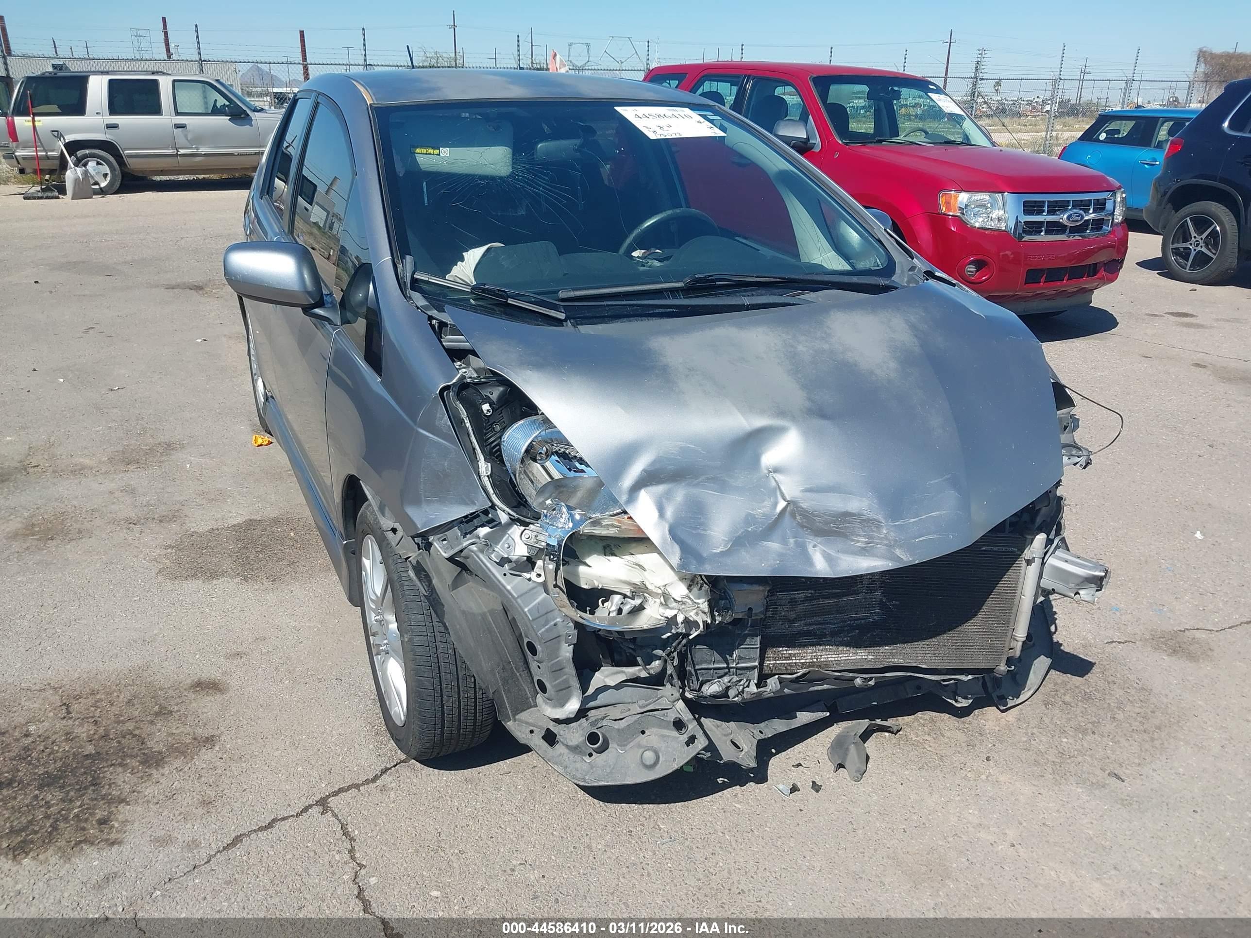 HONDA FIT image 6