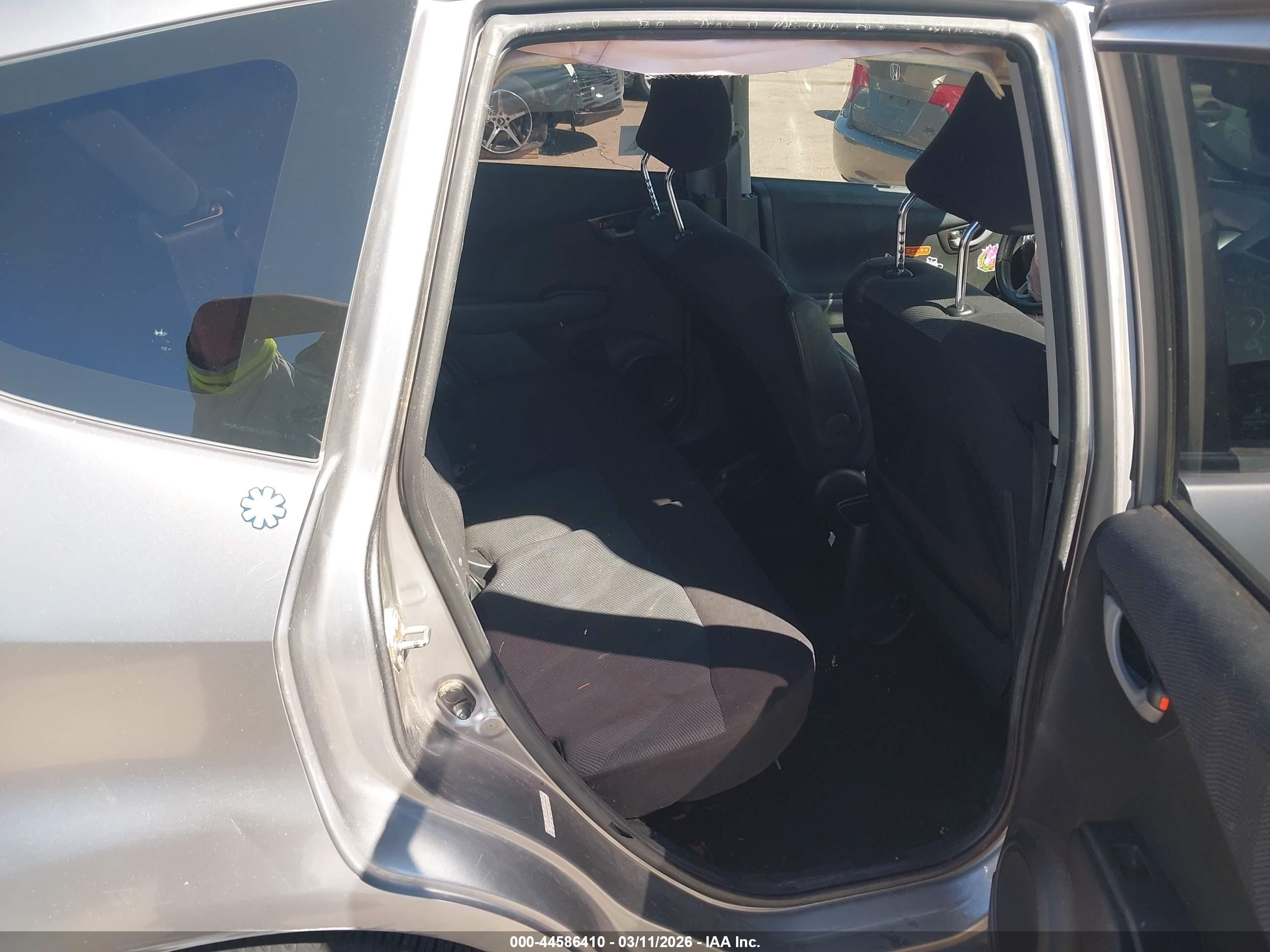 HONDA FIT image 8