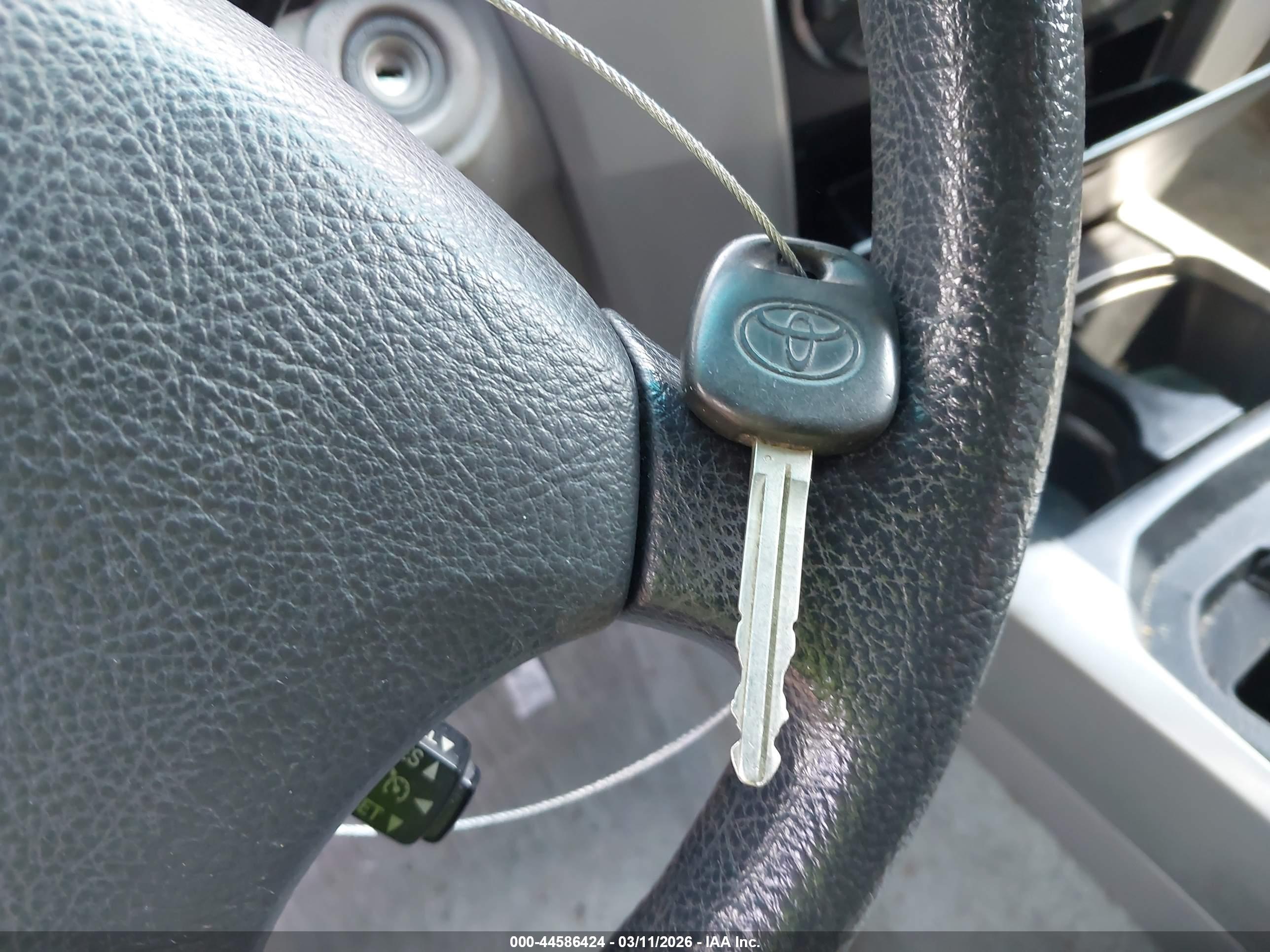 TOYOTA 4RUNNER image 11