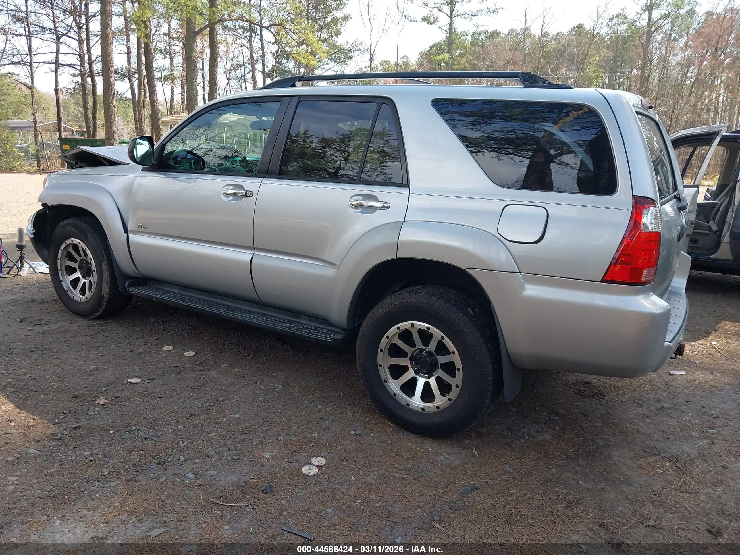 TOYOTA 4RUNNER image 3