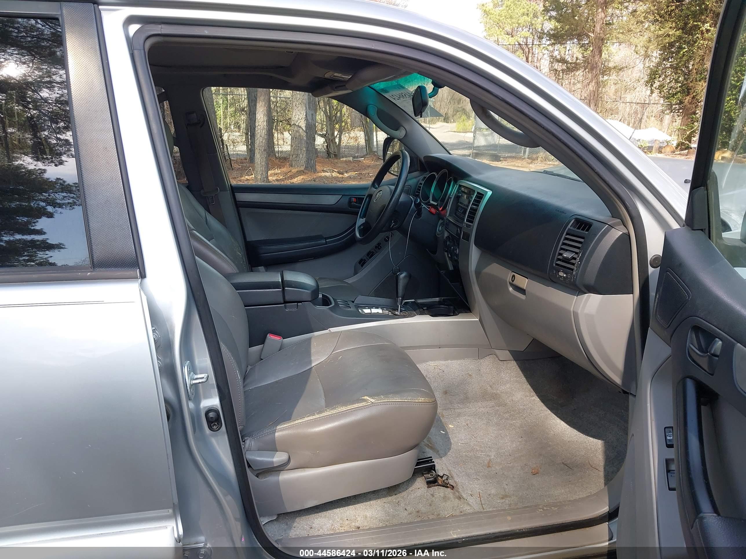 TOYOTA 4RUNNER image 5