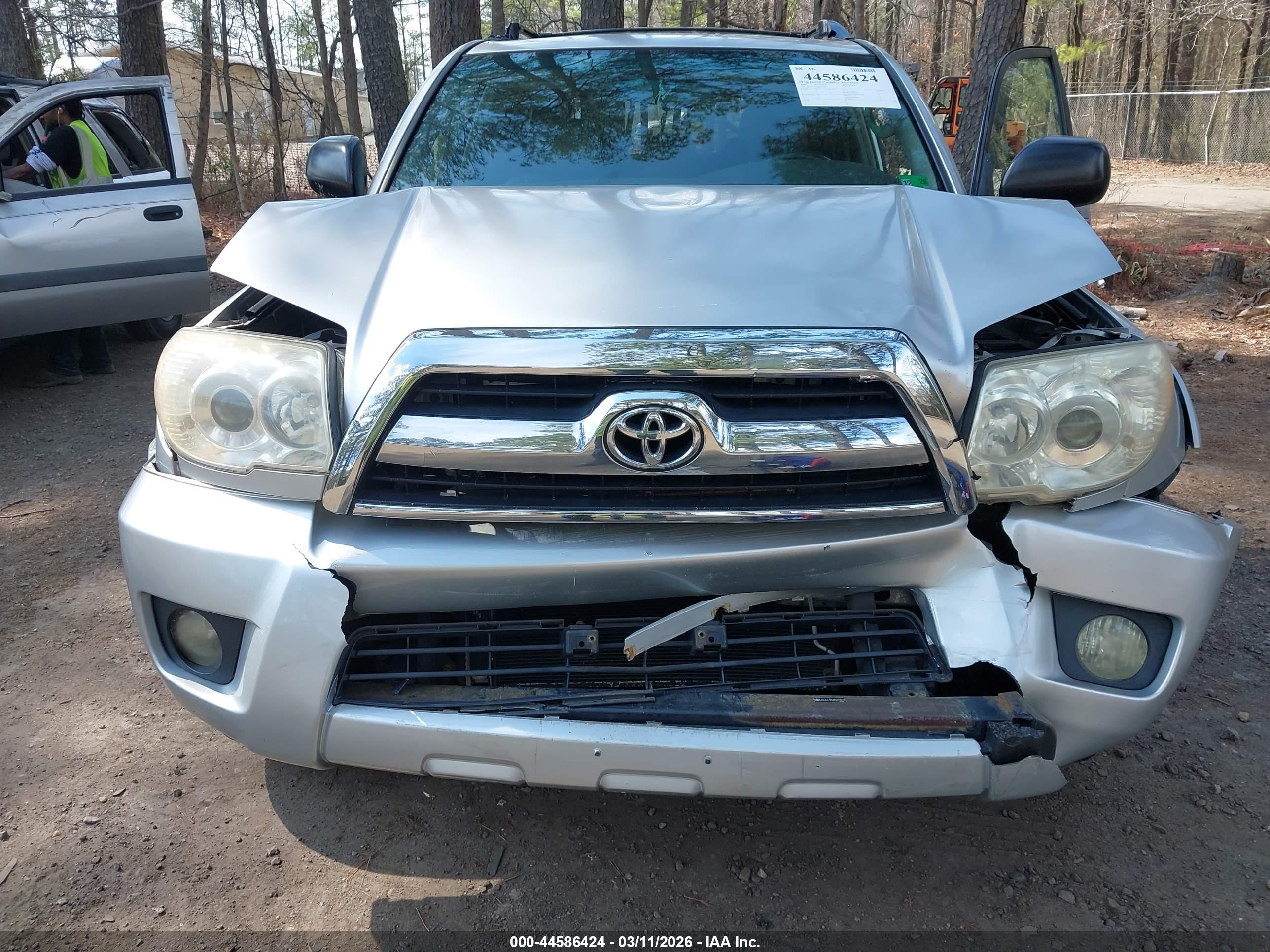 TOYOTA 4RUNNER image 6