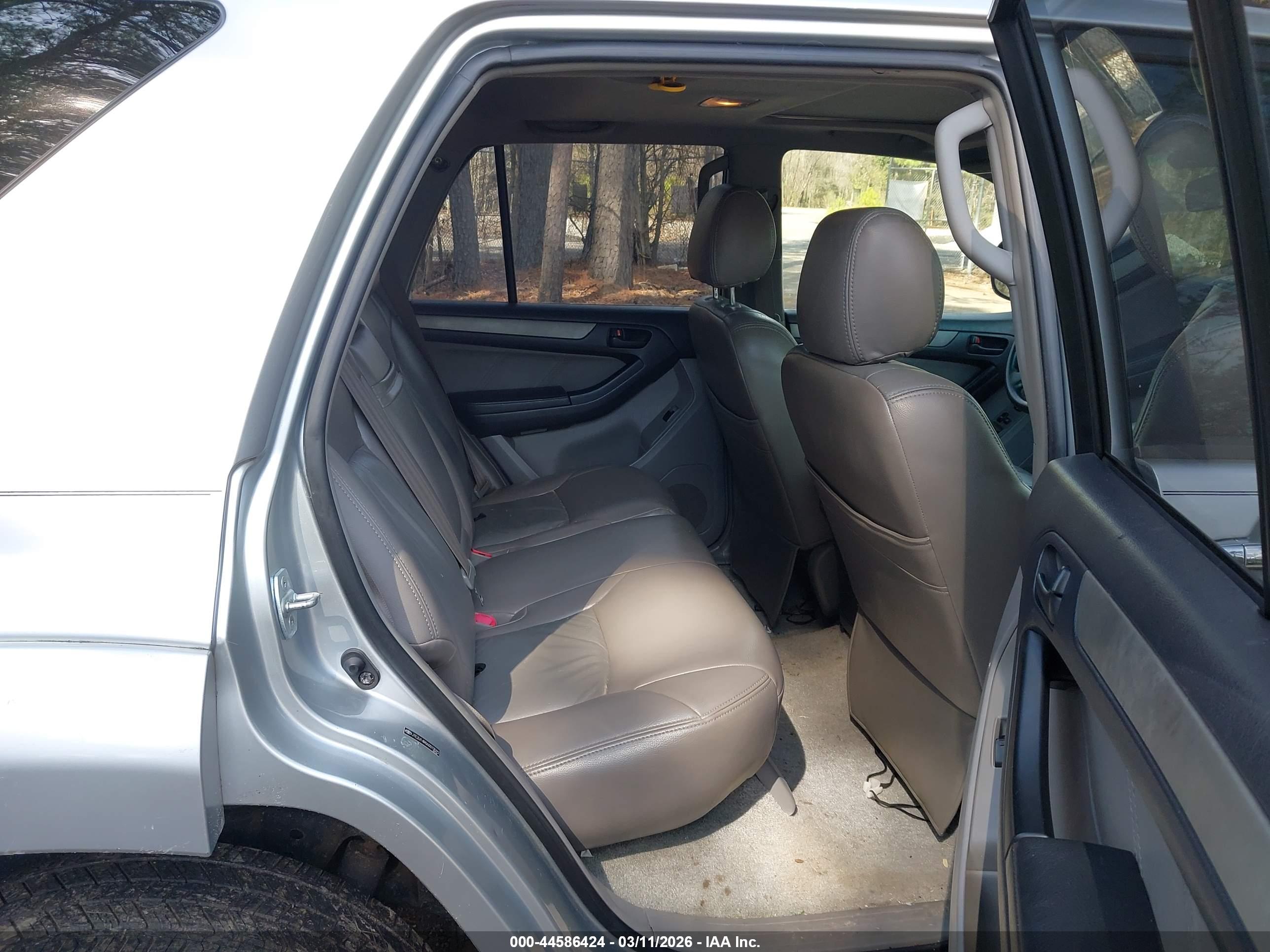 TOYOTA 4RUNNER image 8