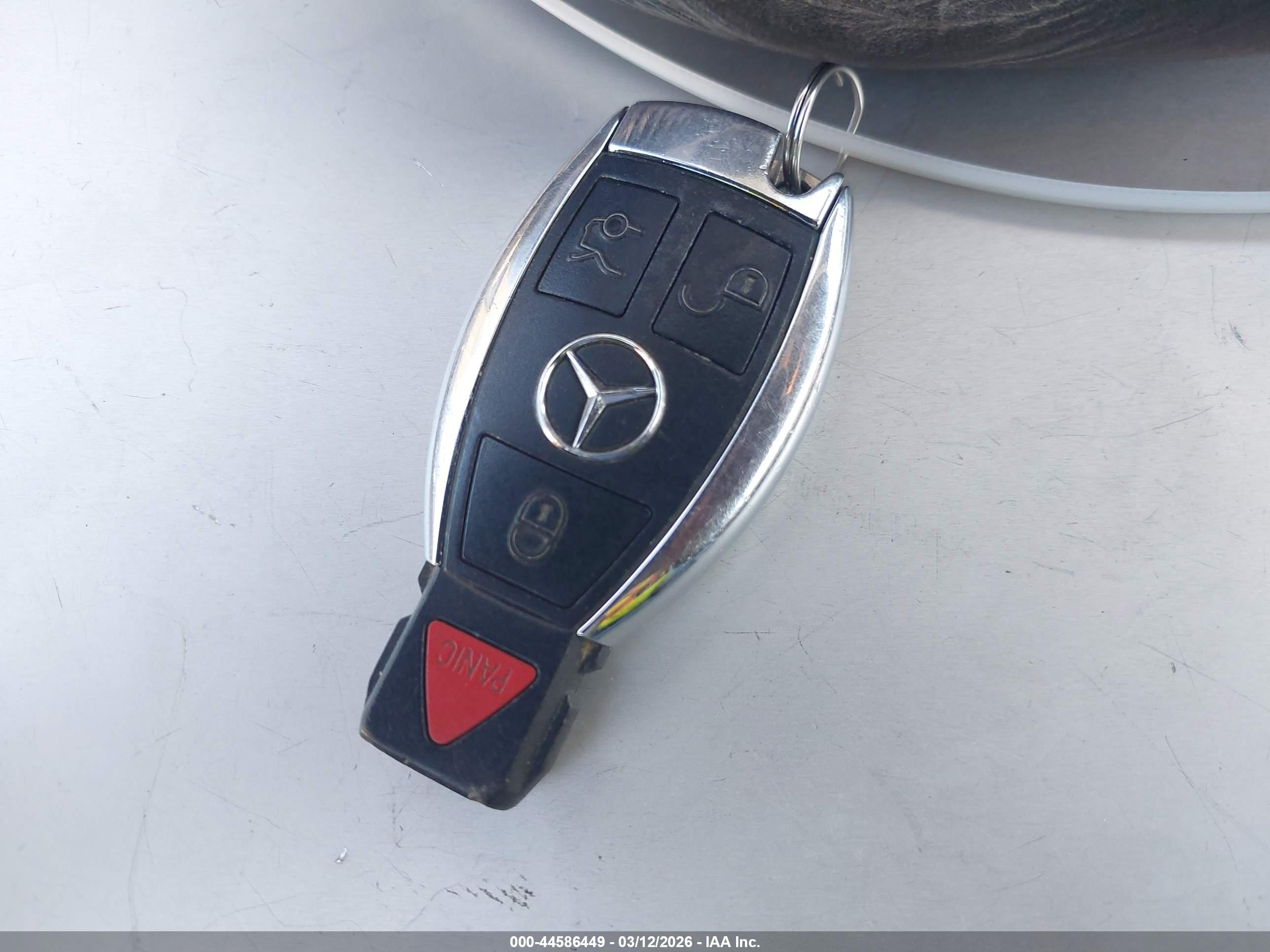 MERCEDES-BENZ E image 11