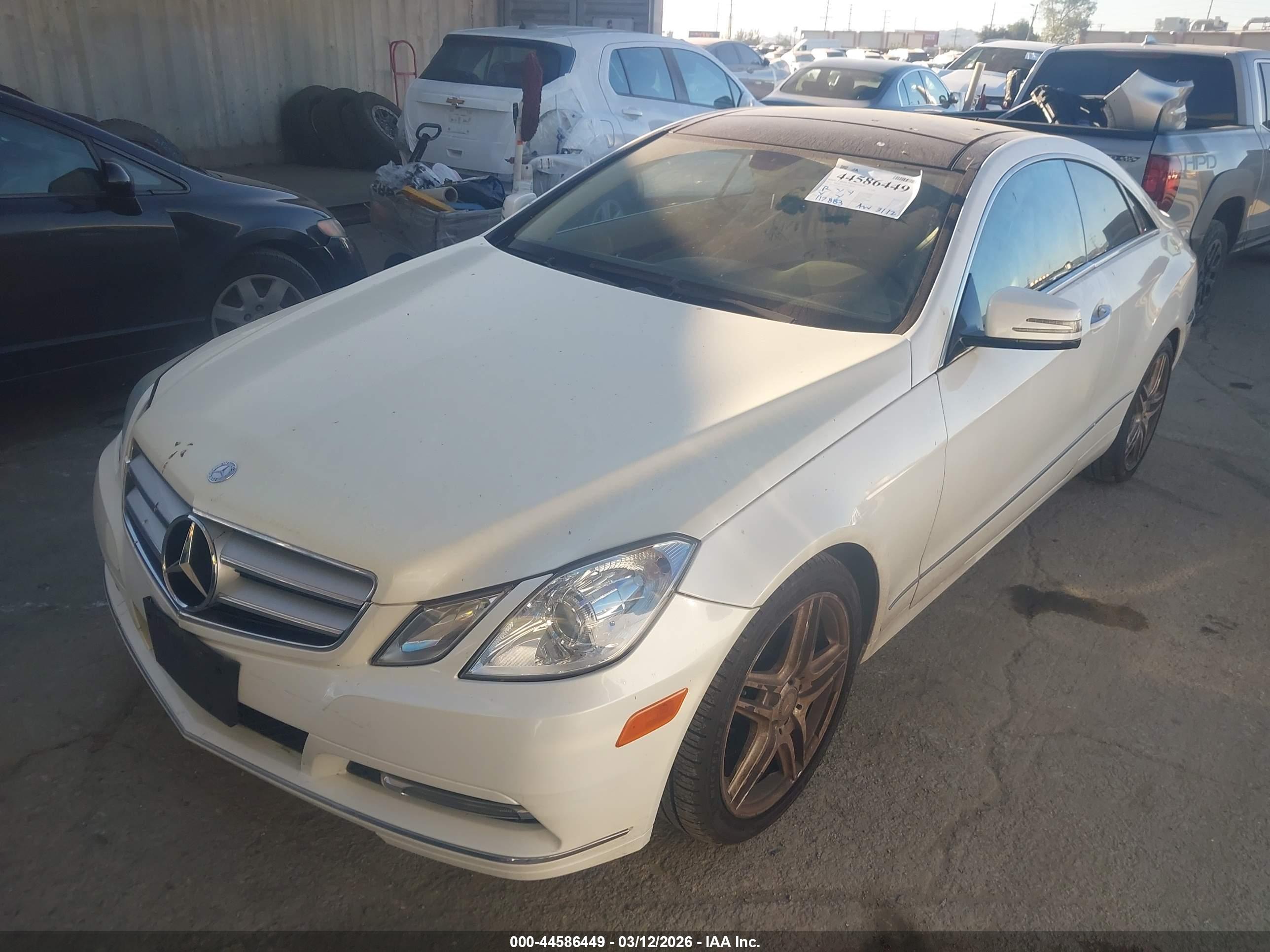 MERCEDES-BENZ E image 2